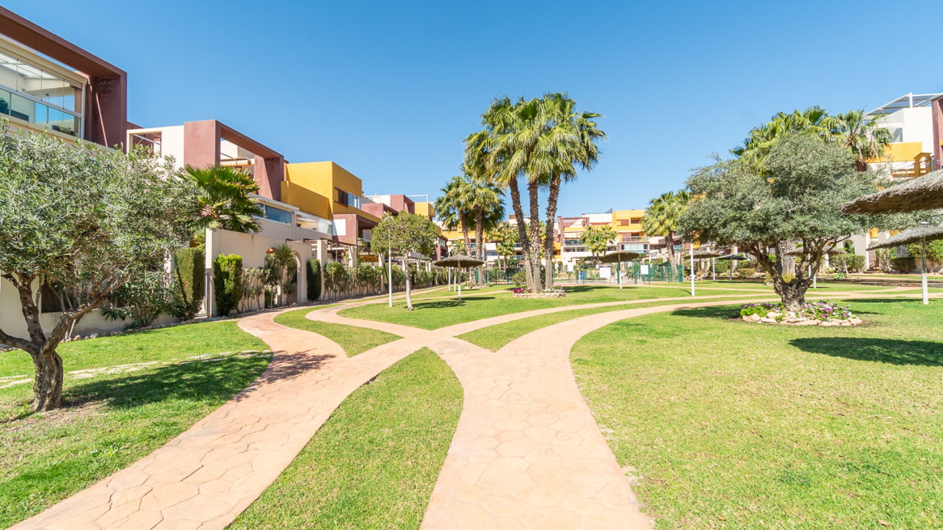 Återförsäljning - Lägenhet - Playa Flamenca - el bosque