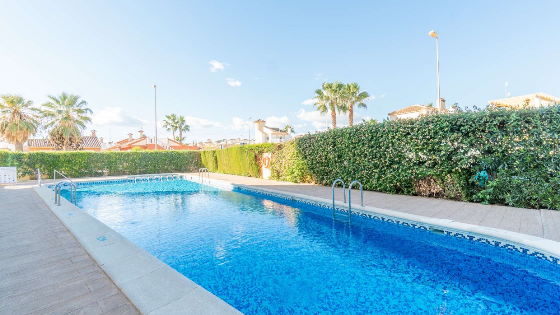 Återförsäljning - Lägenhet - Playa Flamenca - la mirada