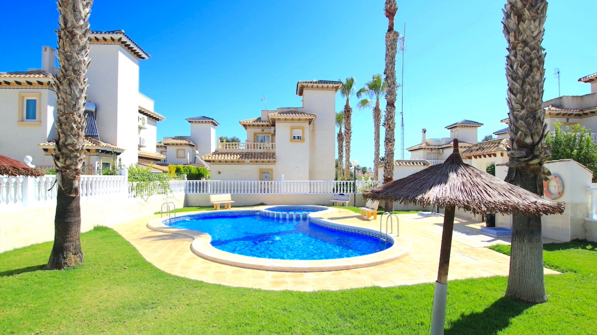 Återförsäljning - Villa - Cabo Roig - la regia