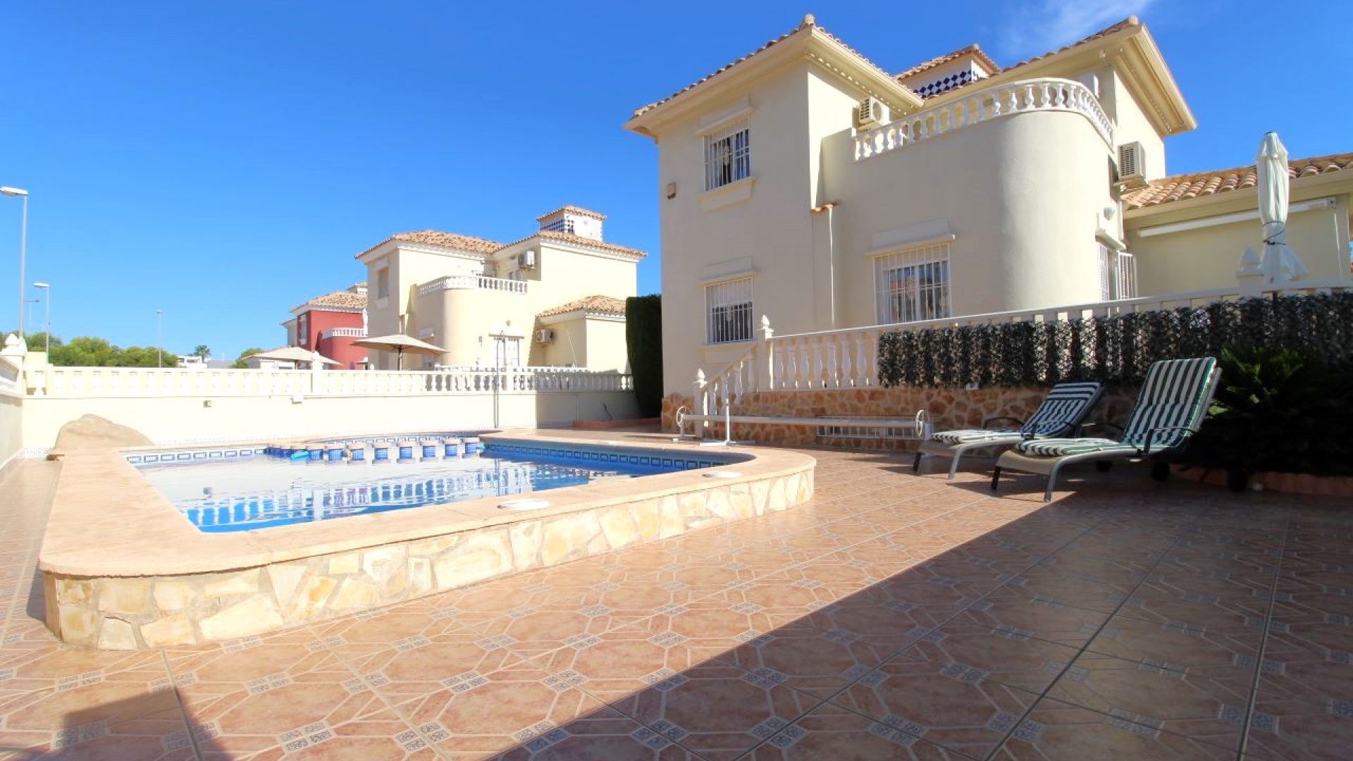 Återförsäljning - Villa - La Zenia