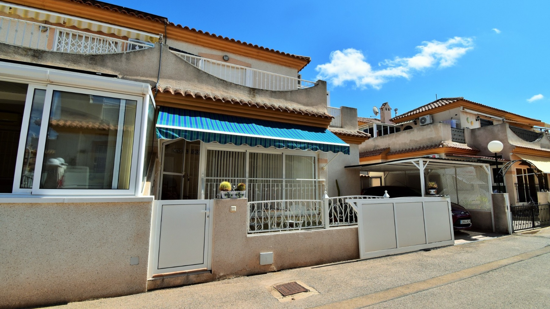 Återförsäljning - Villa - Orihuela Costa - Playa Flamenca