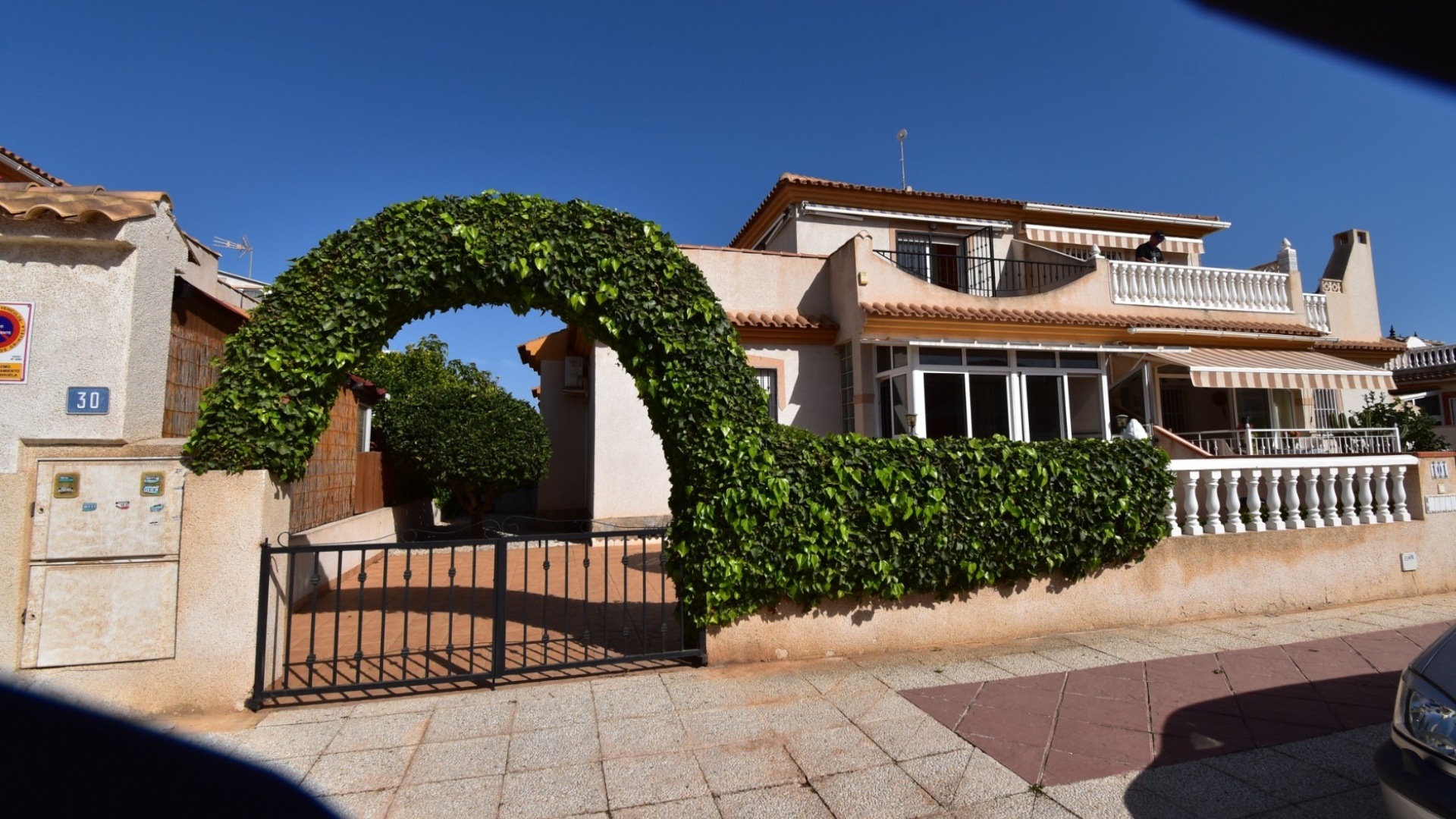 Återförsäljning - Villa - Orihuela Costa - Playa Flamenca