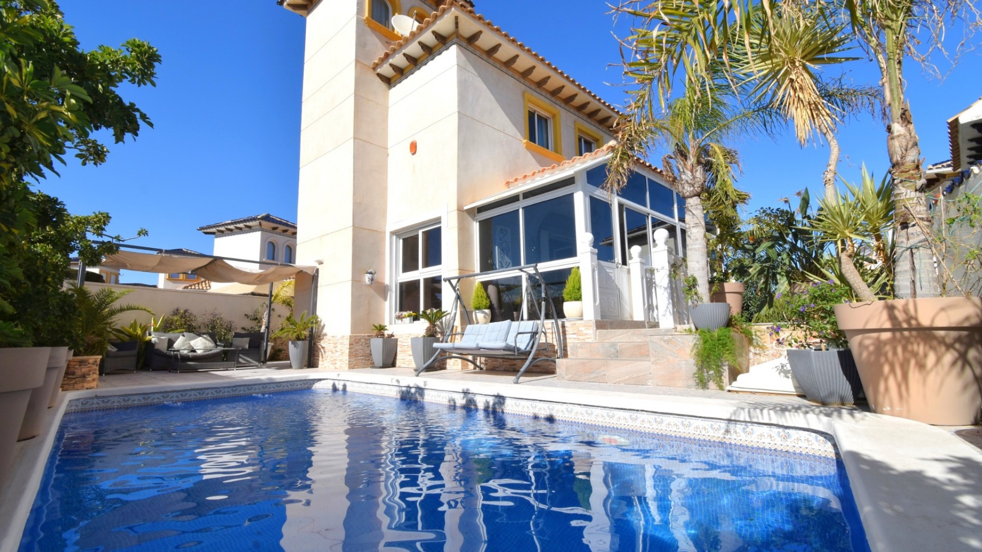 Återförsäljning - Villa - Orihuela Costa - Playa Flamenca