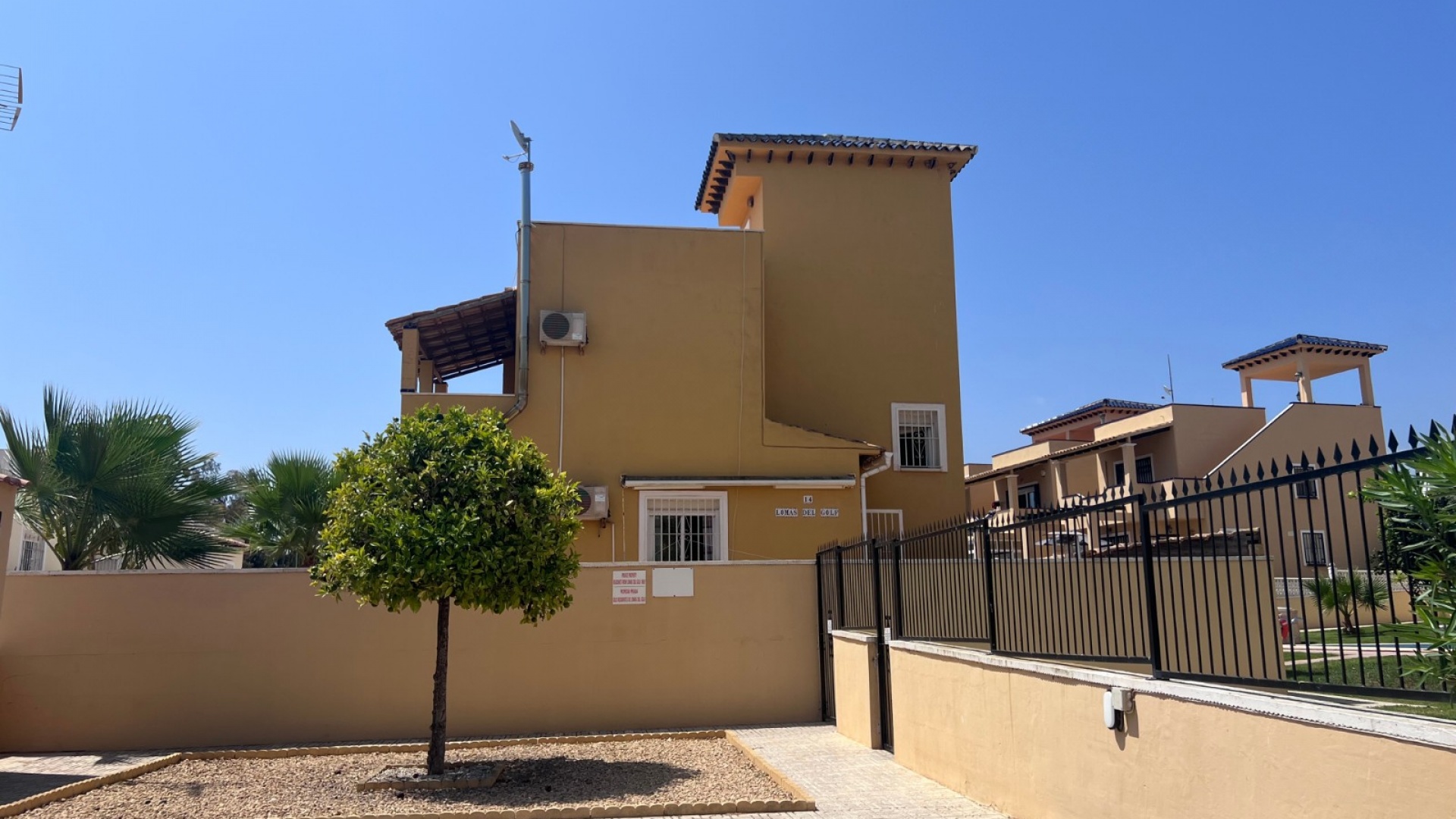 Återförsäljning - Villa - Orihuela - Villamartin