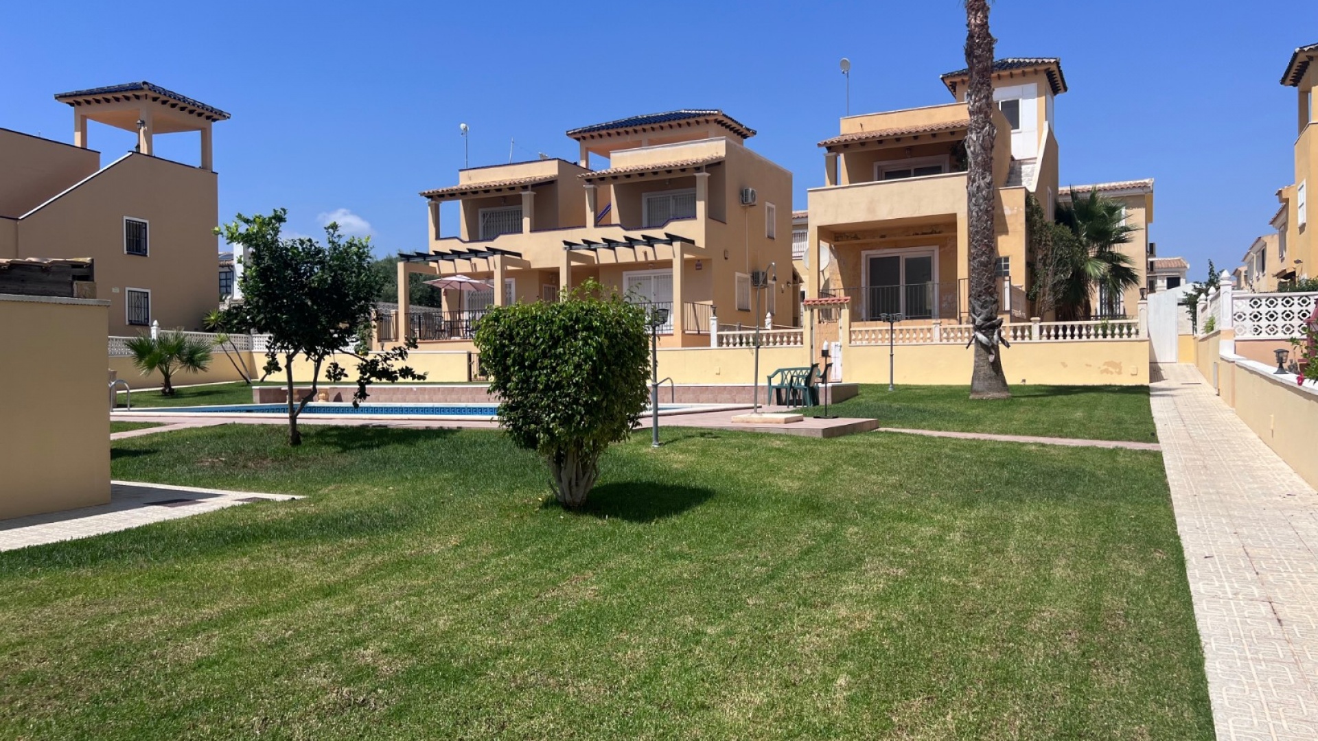 Återförsäljning - Villa - Orihuela - Villamartin