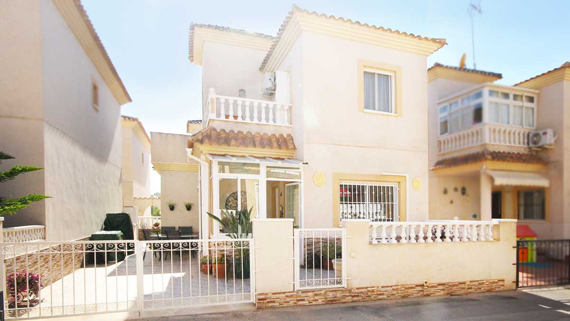 Återförsäljning - Villa - Playa Flamenca - La Pinada