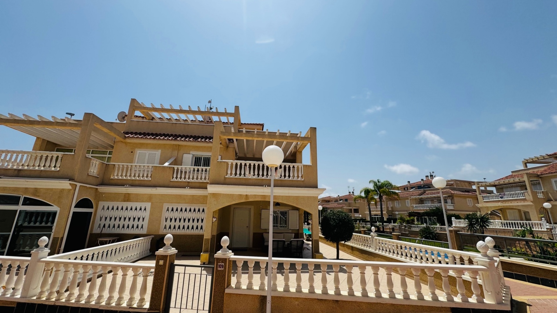 Återförsäljning - Villa - Playa Flamenca - Zeniamar