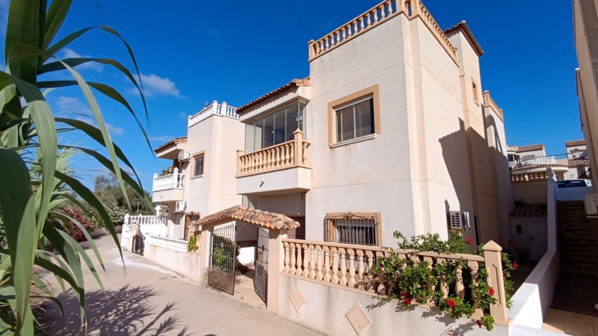 Återförsäljning - Villa - San Miguel de Salinas - Lake View Mansions