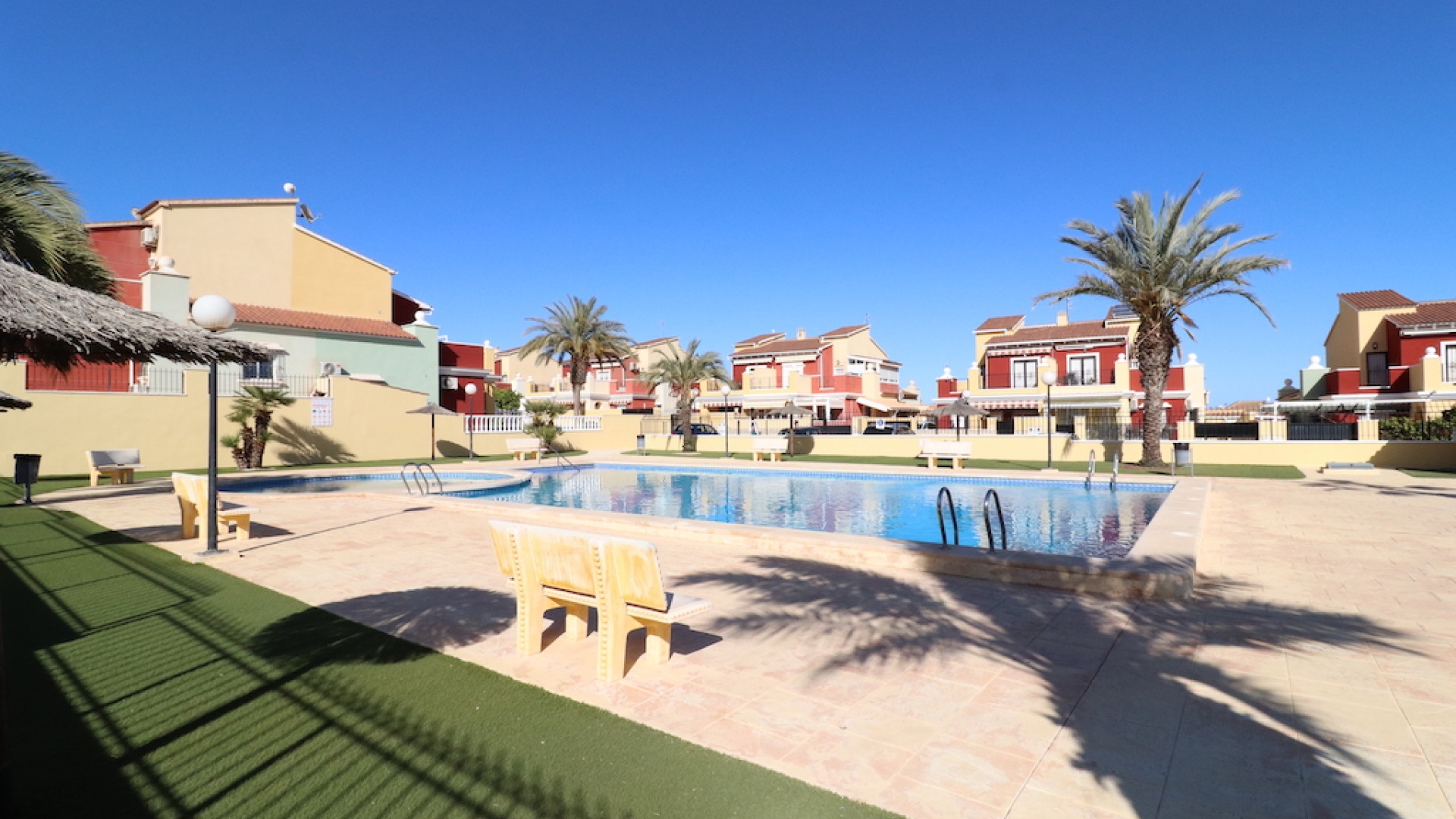 Återförsäljning - Villa - Torrevieja - altos de la bahia