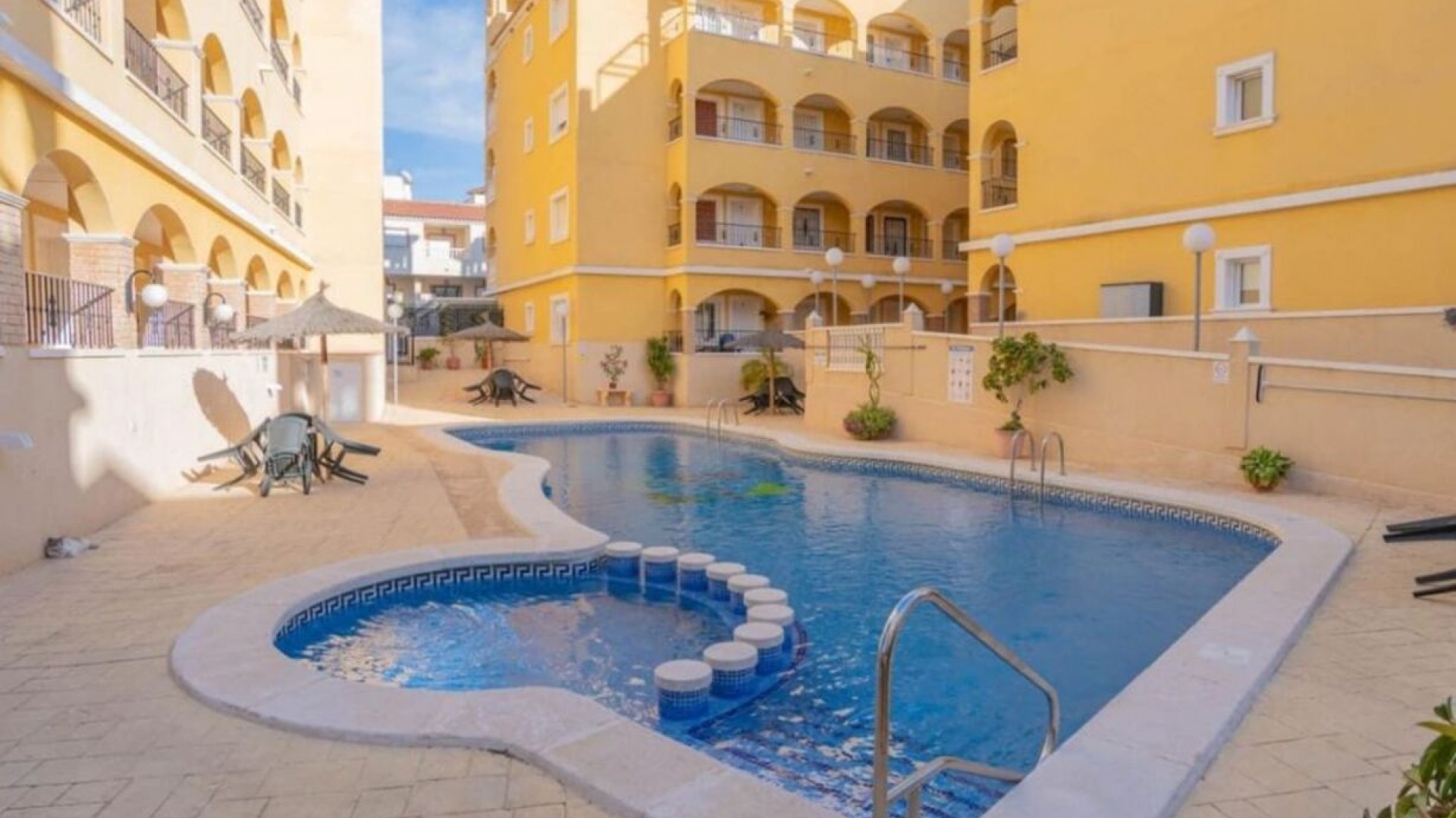 Resale - Apartment - Algorfa