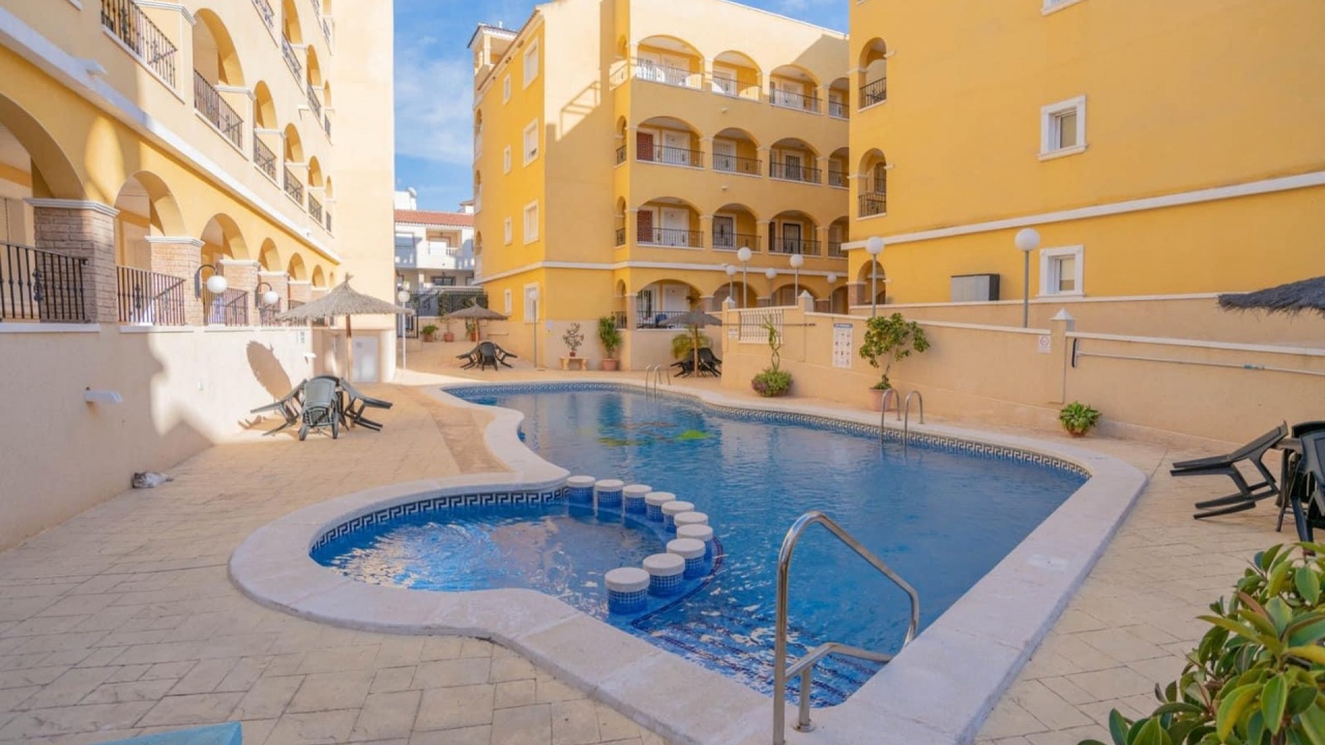 Resale - Apartment - Algorfa