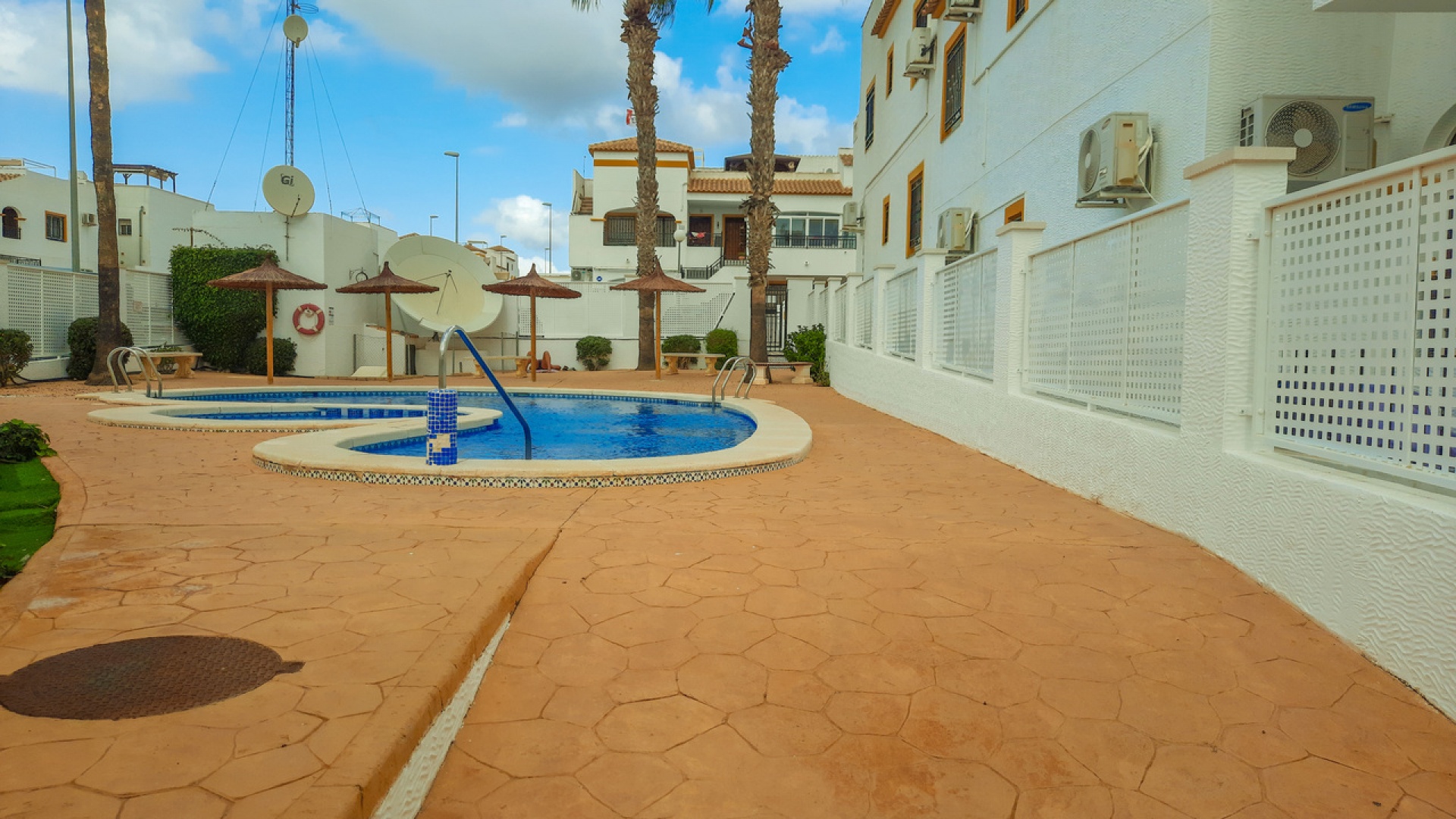 Resale - Apartment - Los Montesinos - entre naranjos