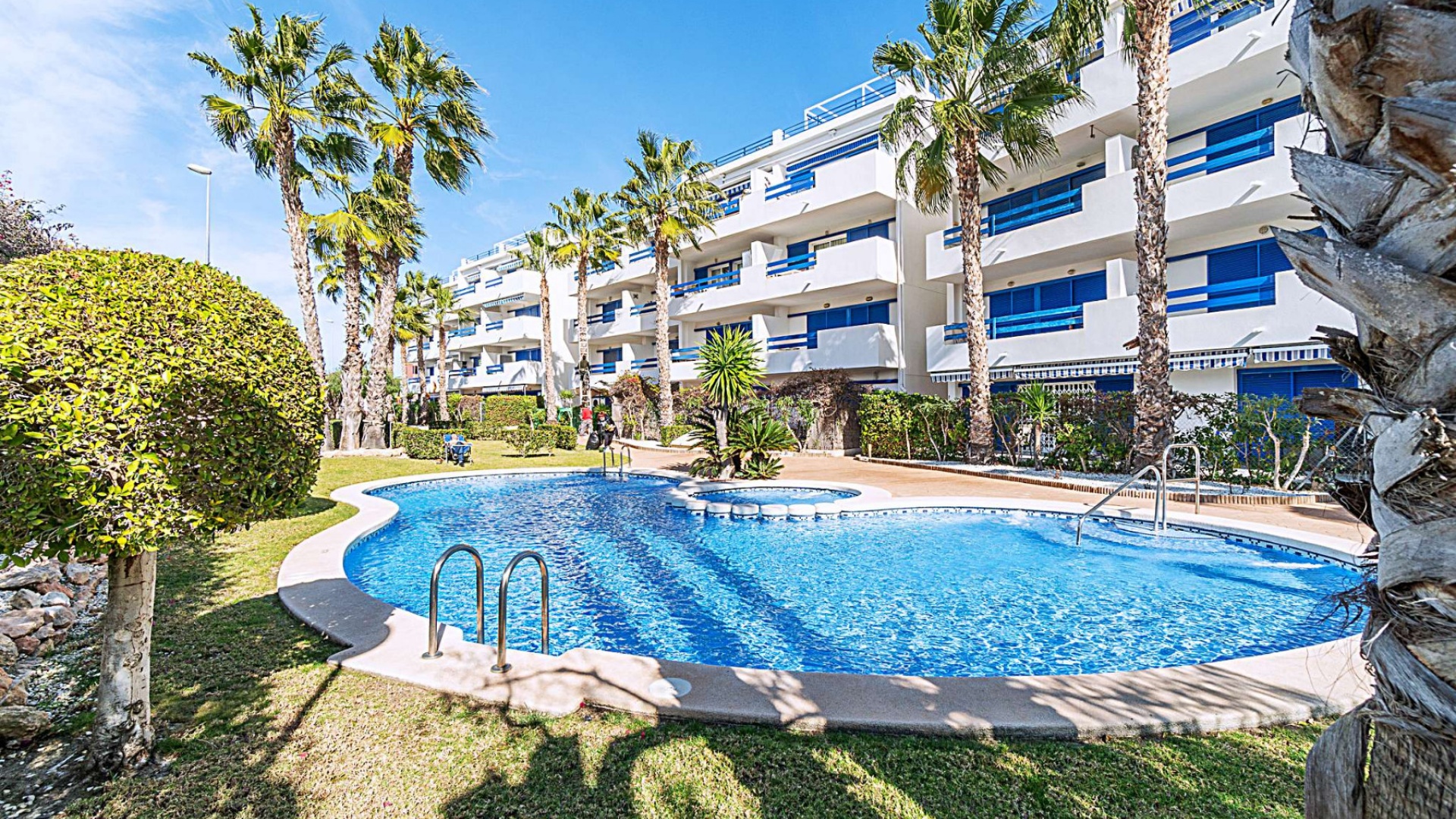 Resale - Apartment - Playa Flamenca - la calma