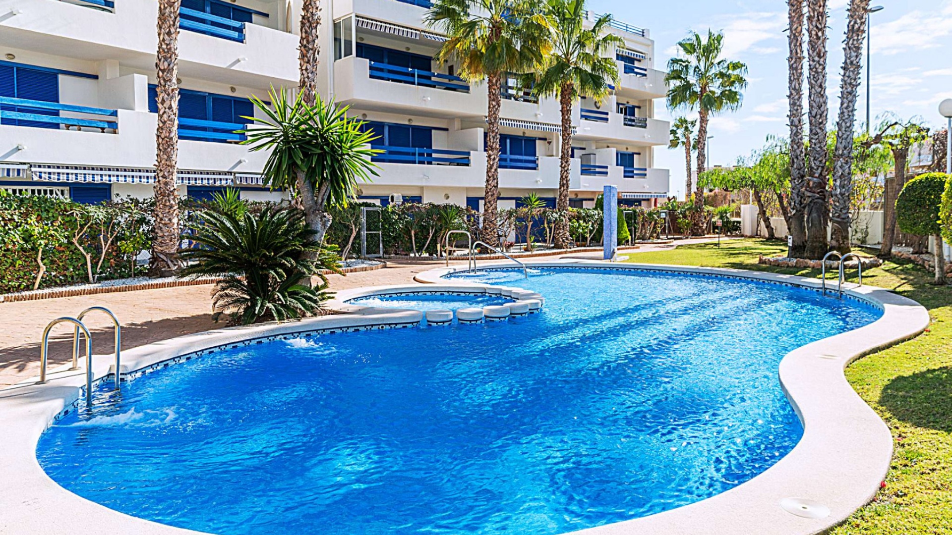 Resale - Apartment - Playa Flamenca - la calma