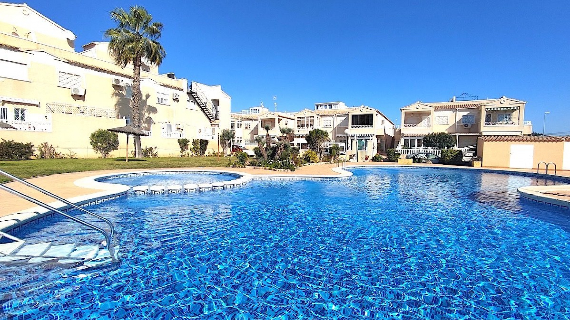 Resale - Apartment - Playa Flamenca - la concha