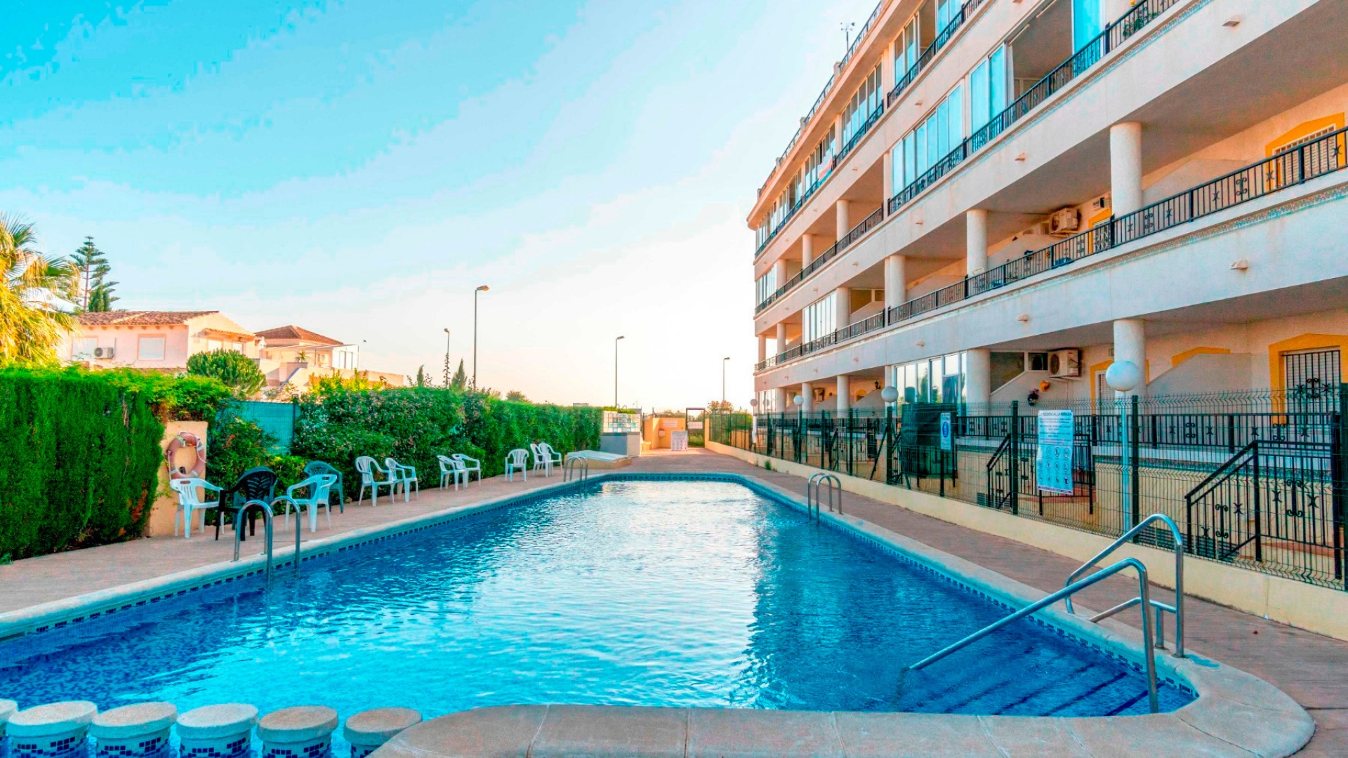 Resale - Apartment - Playa Flamenca - la mirada