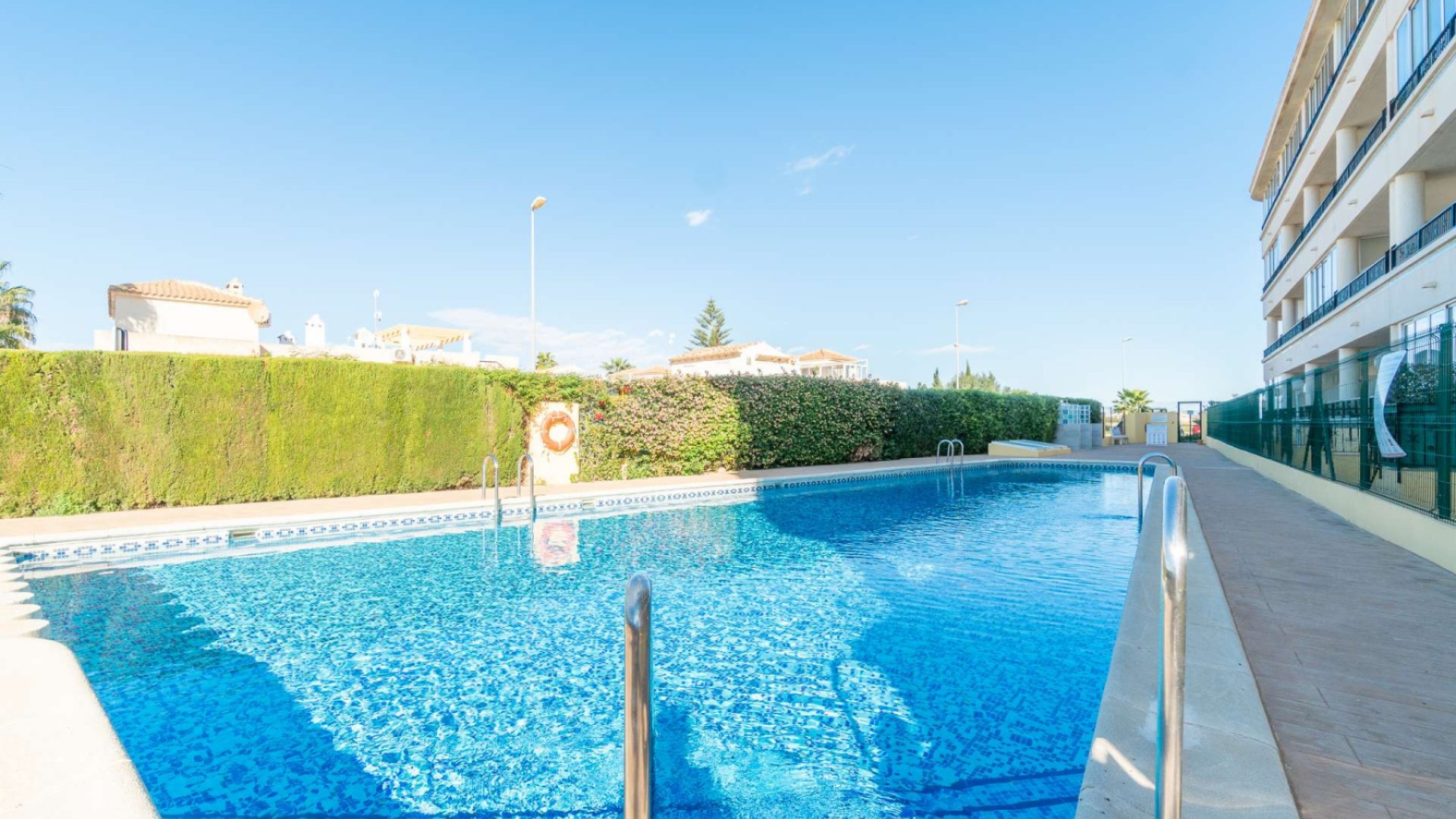 Resale - Apartment - Playa Flamenca - la mirada