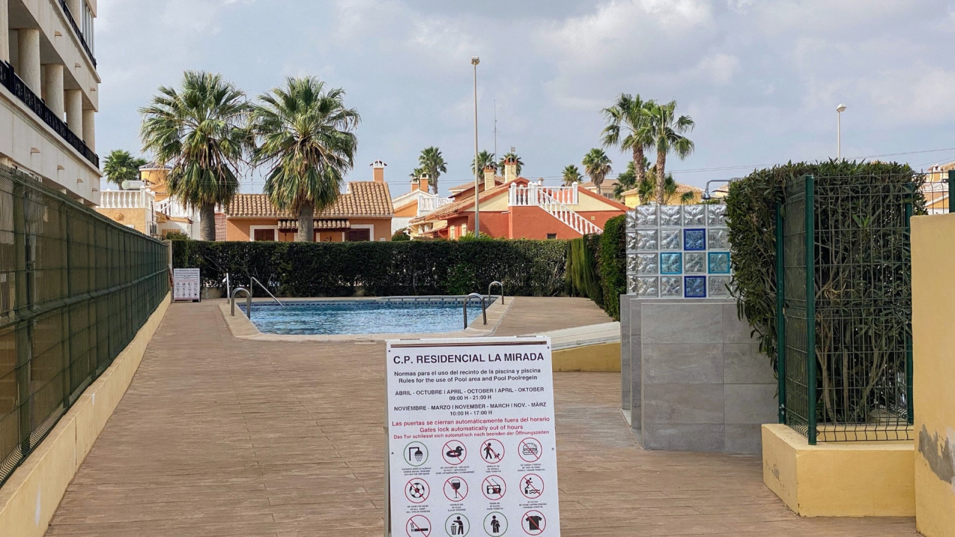 Resale - Apartment - Playa Flamenca - la mirada