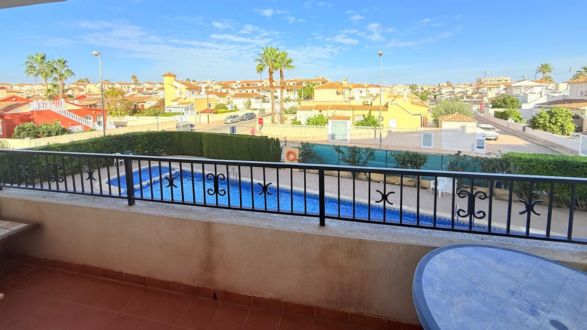 Resale - Apartment - Playa Flamenca - la mirada