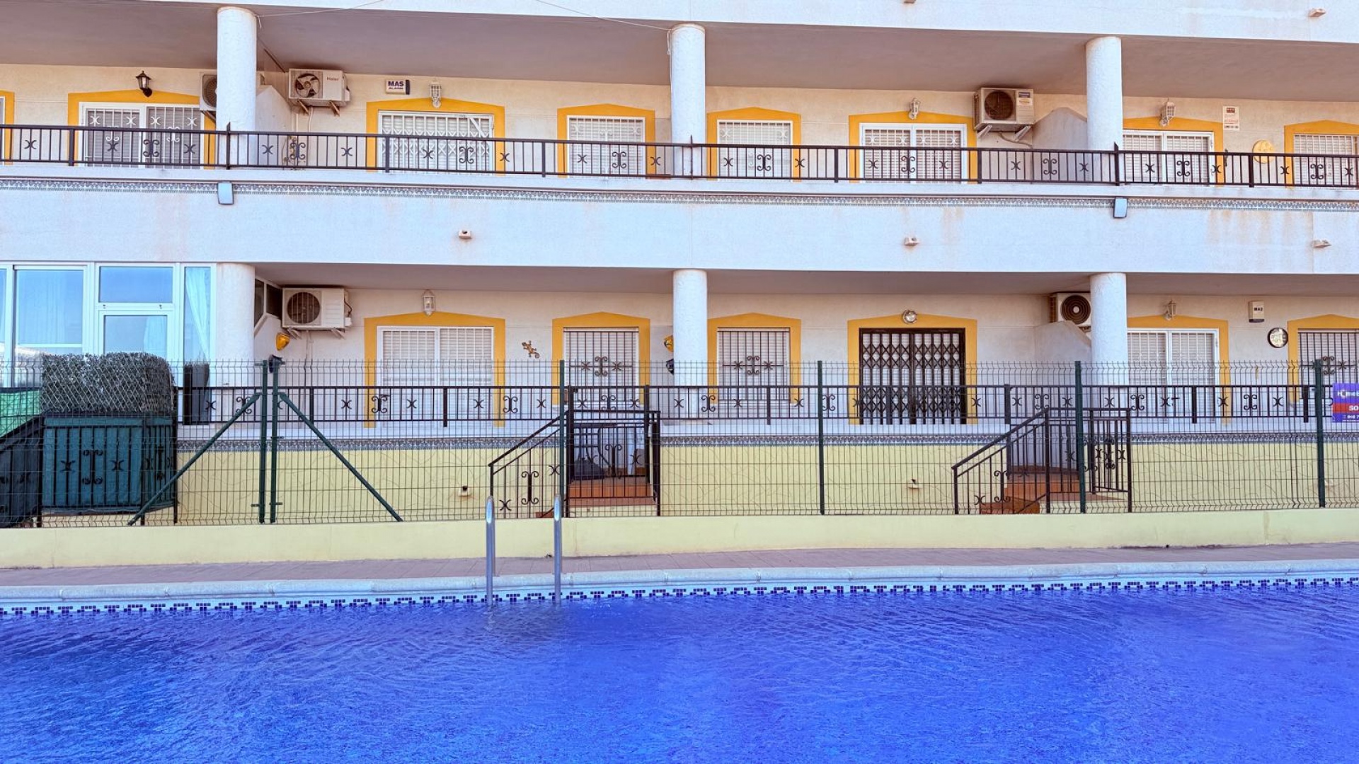 Resale - Apartment - Playa Flamenca - la mirada