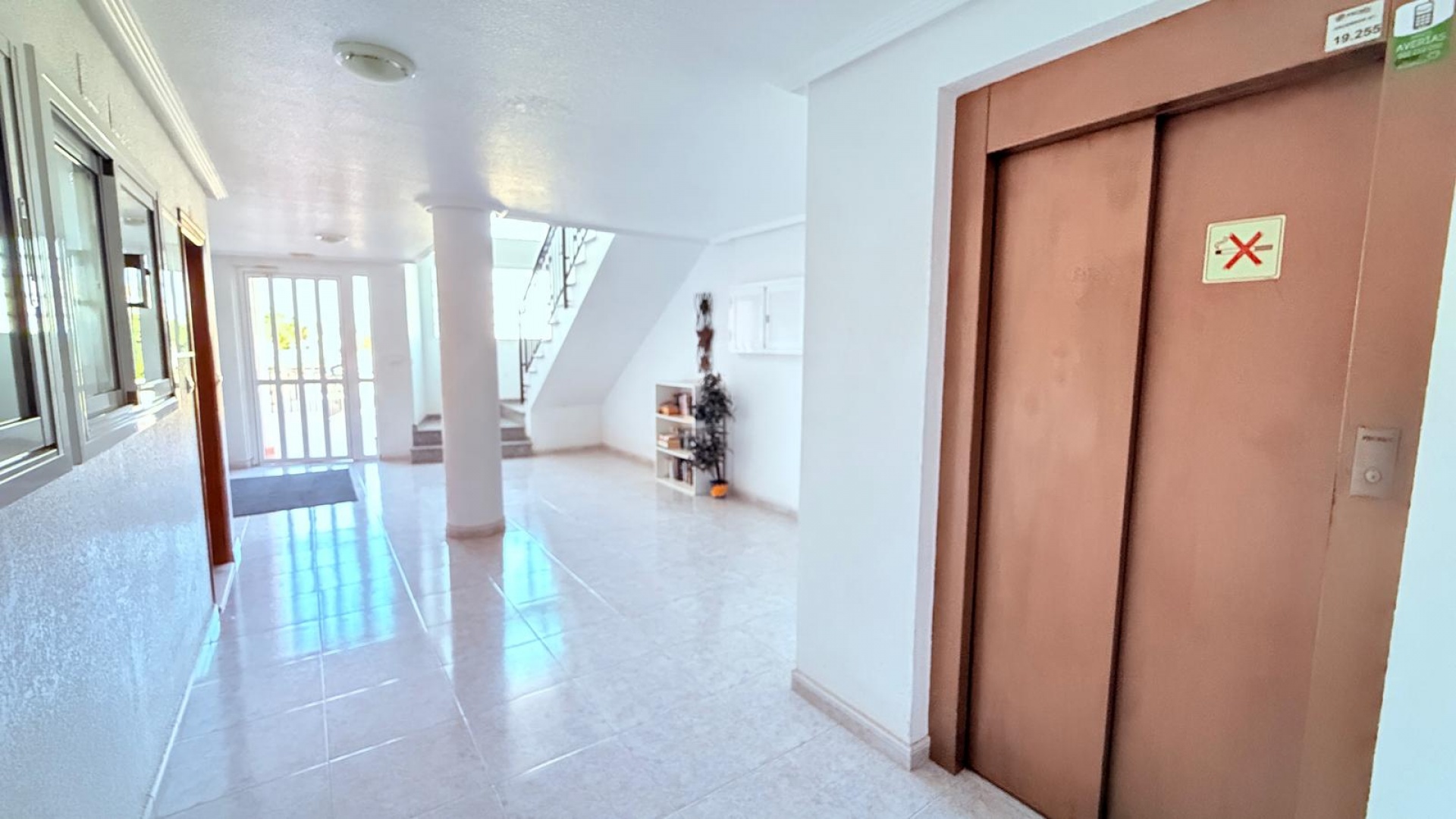 Resale - Apartment - Playa Flamenca - la mirada