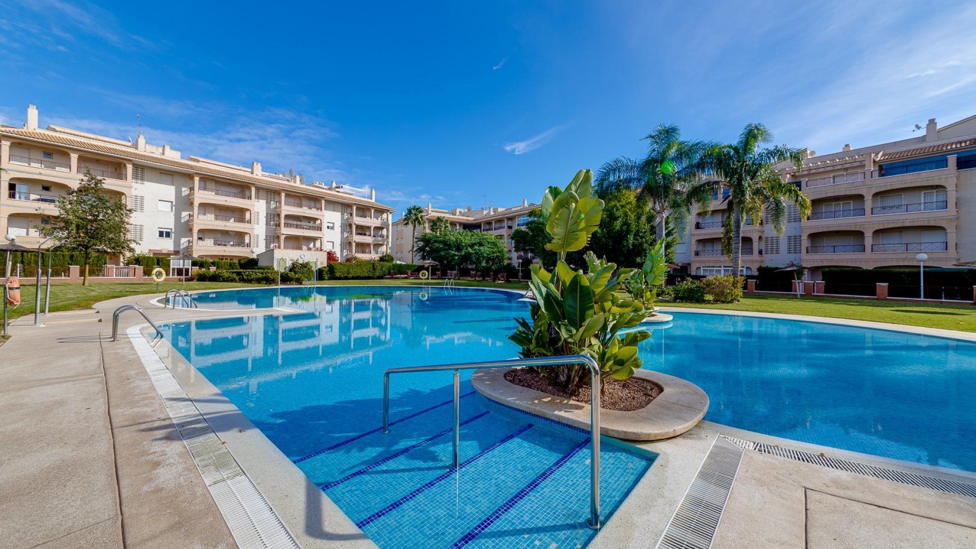 Resale - Apartment - Playa Flamenca - Laguna Golf