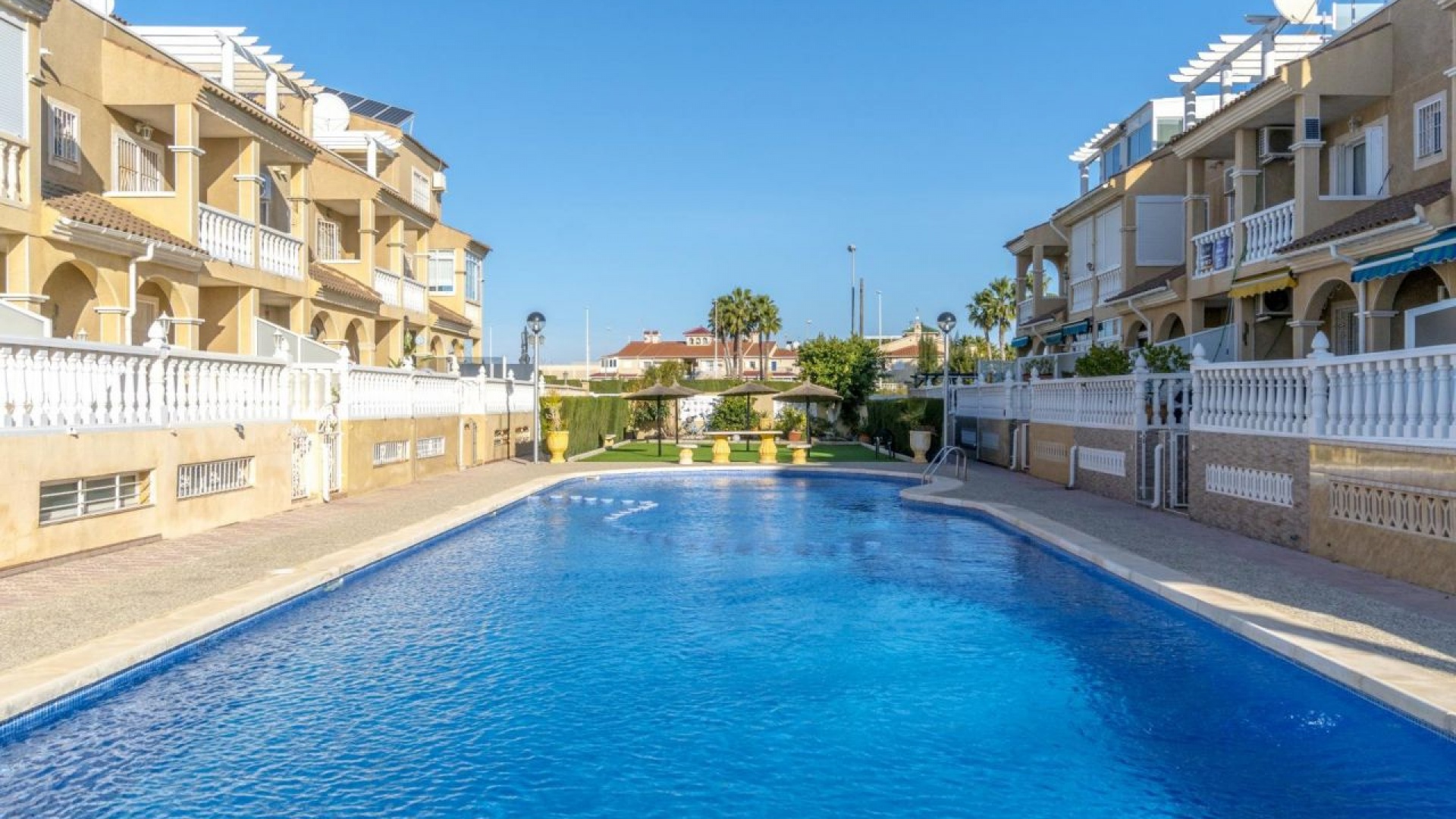 Resale - Apartment - Playa Flamenca - Res Laguna