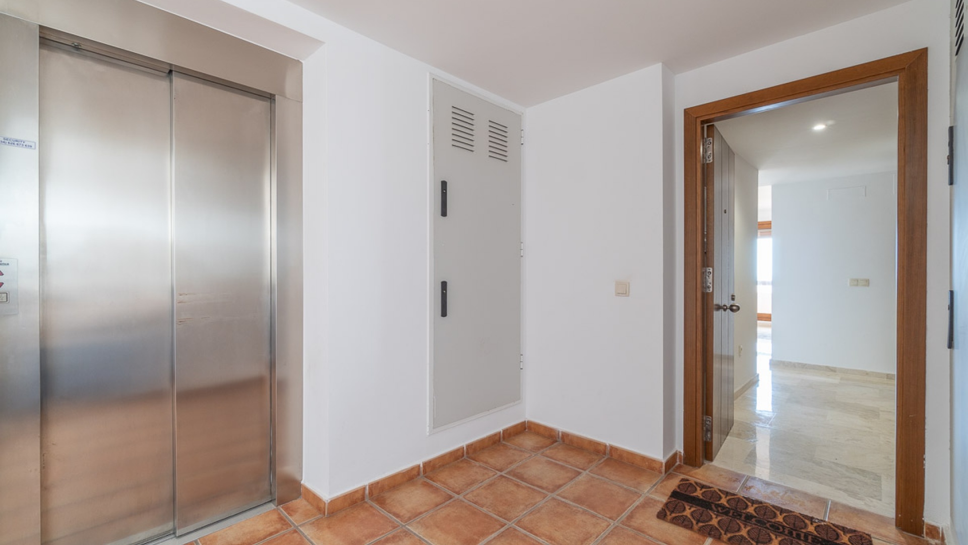 Resale - Apartment - Punta Prima - la entrada