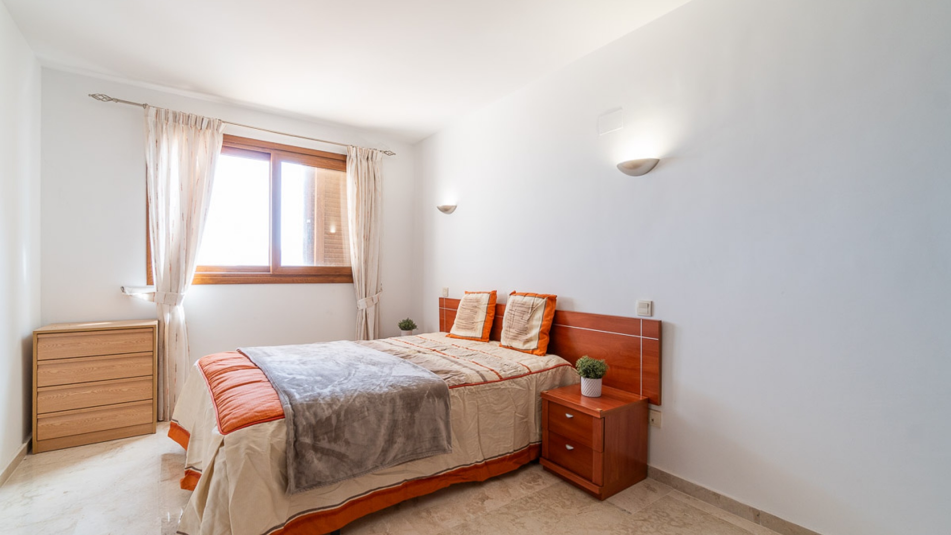 Resale - Apartment - Punta Prima - la entrada