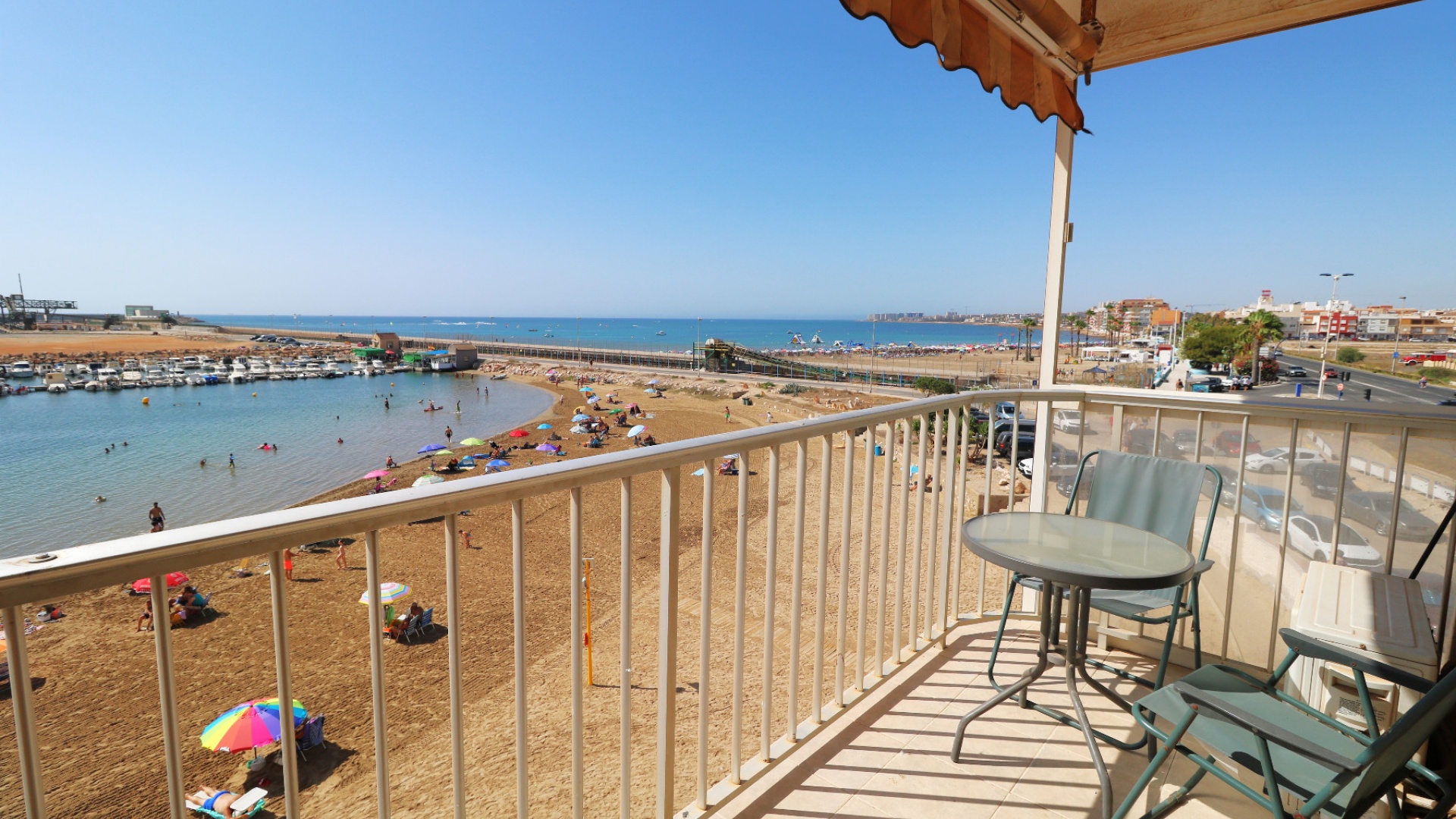 Resale - Apartment - Torrevieja - 1st line to the sea