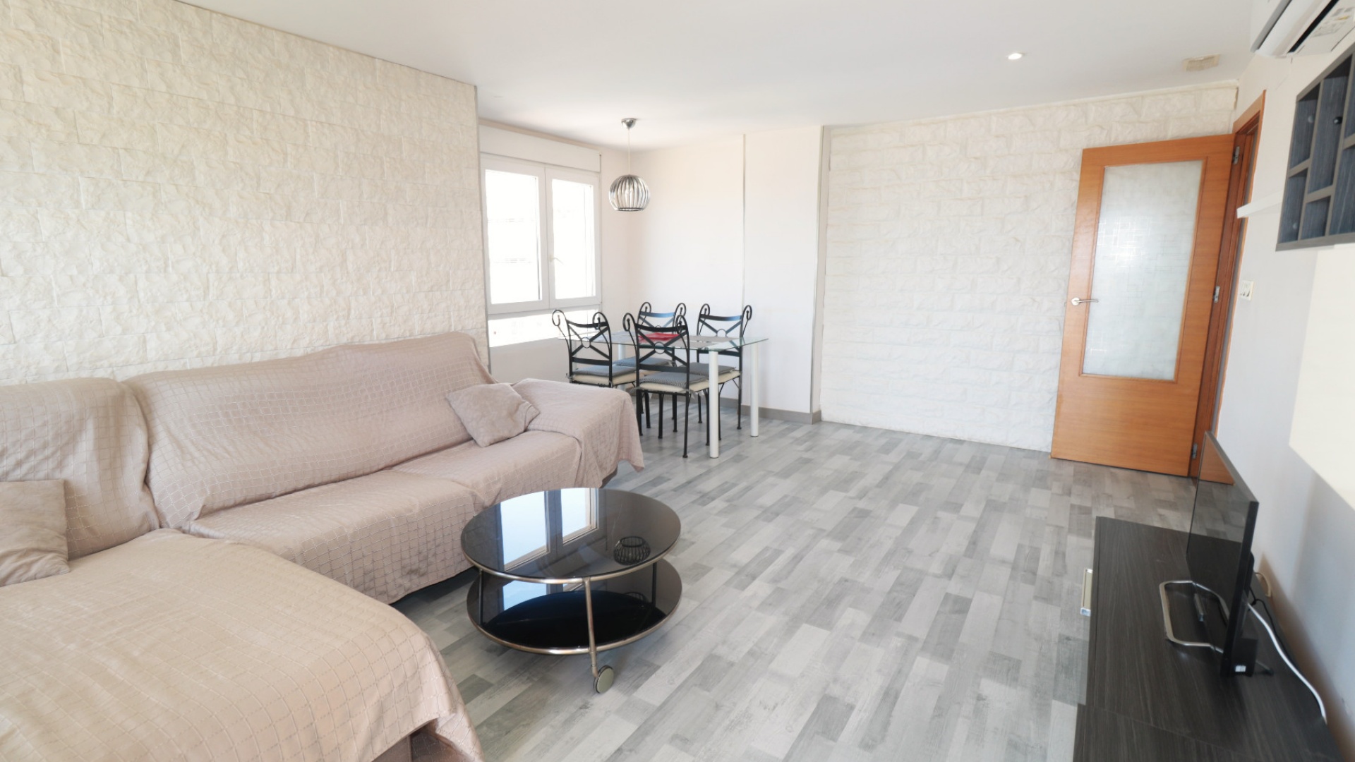 Resale - Apartment - Torrevieja - 1st line to the sea