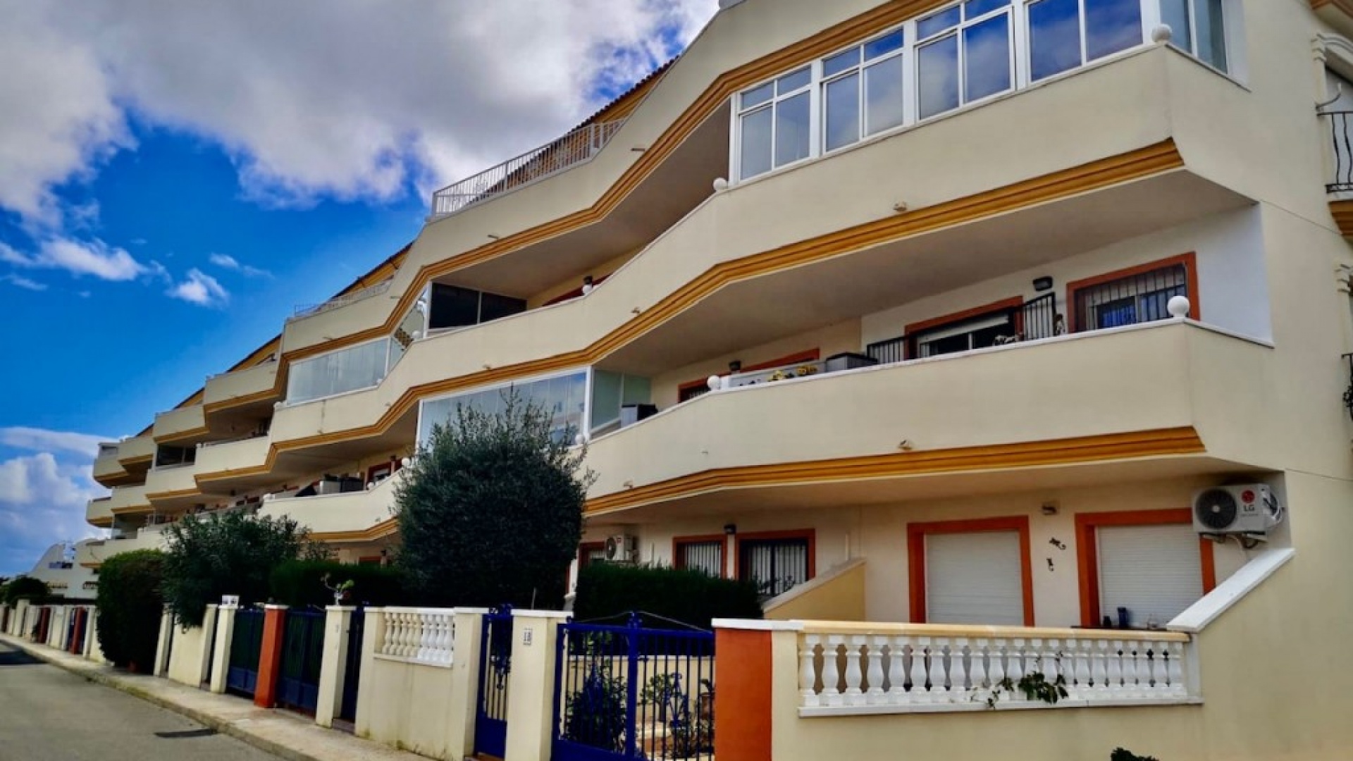 Resale - Apartment - Villamartin - Costa Paraiso