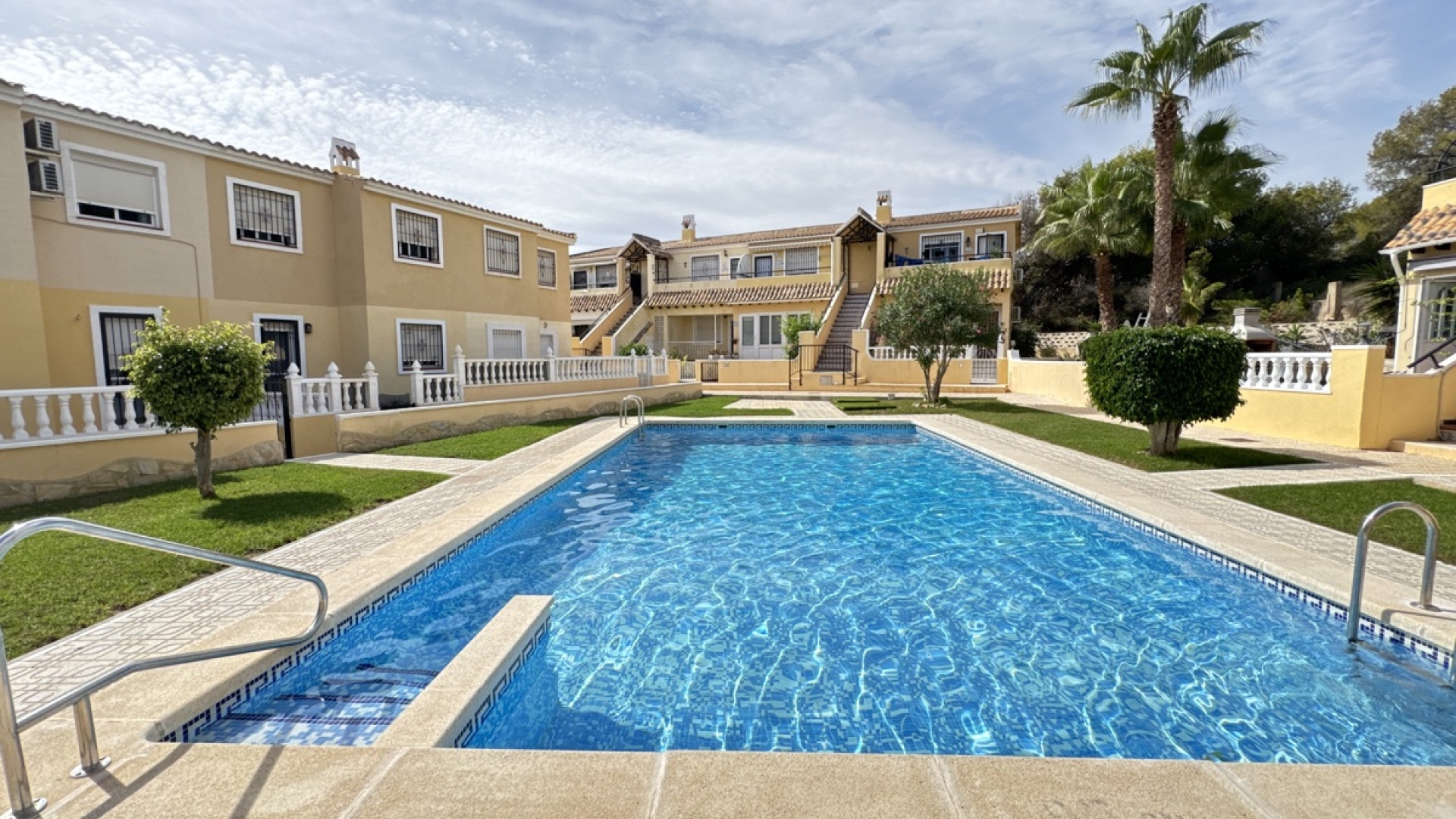 Resale - Apartment - Villamartin - lomas del golf