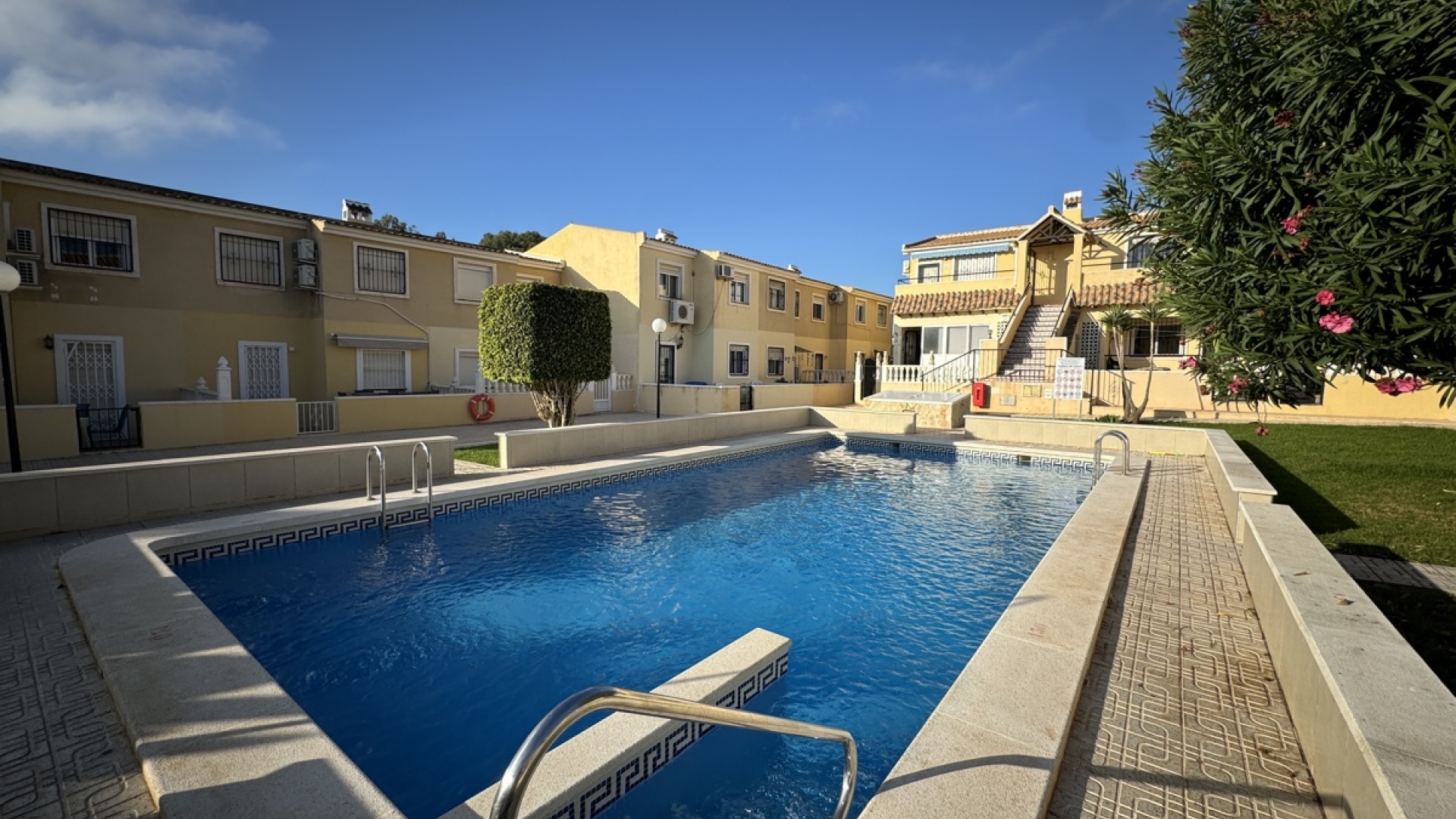 Resale - Apartment - Villamartin - lomas del golf