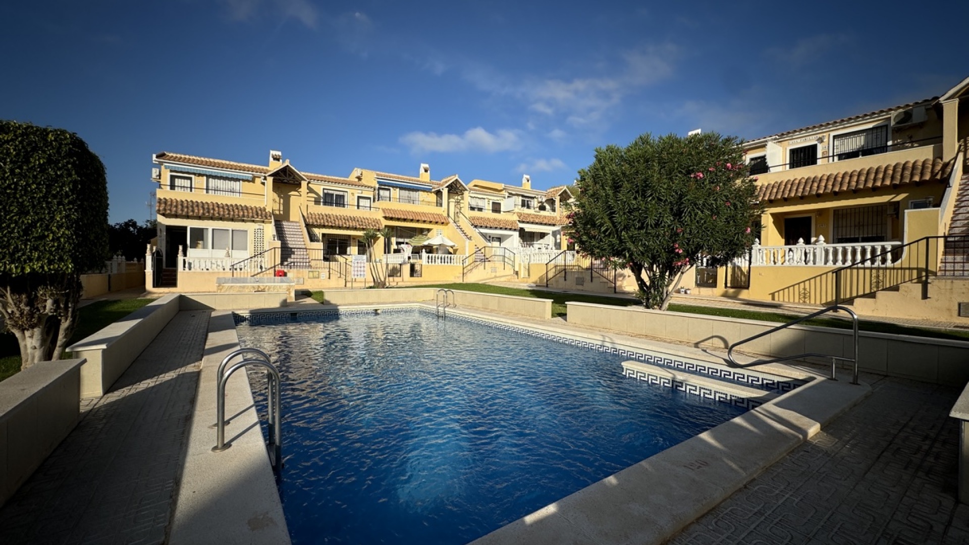 Resale - Apartment - Villamartin - lomas del golf