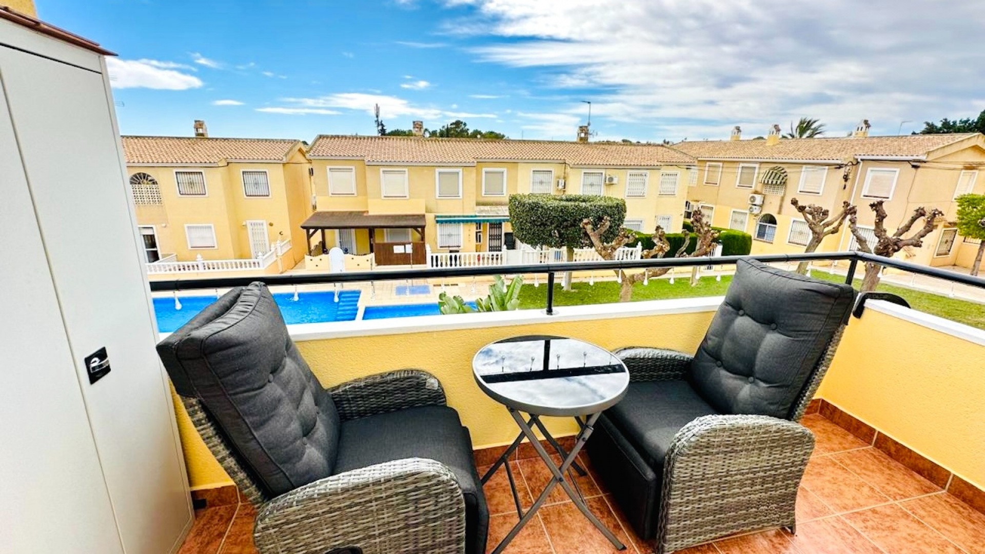 Resale - Apartment - Villamartin - lomas del golf