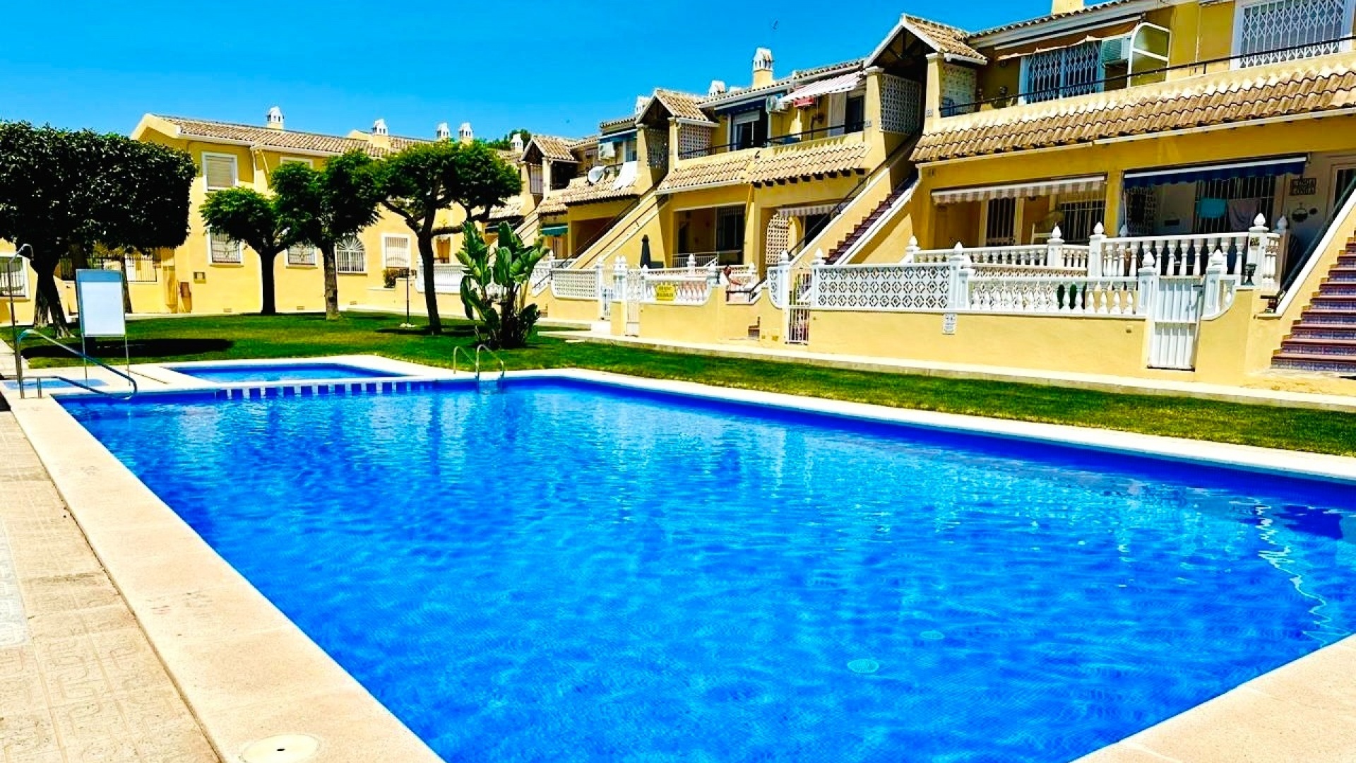 Resale - Apartment - Villamartin - lomas del golf