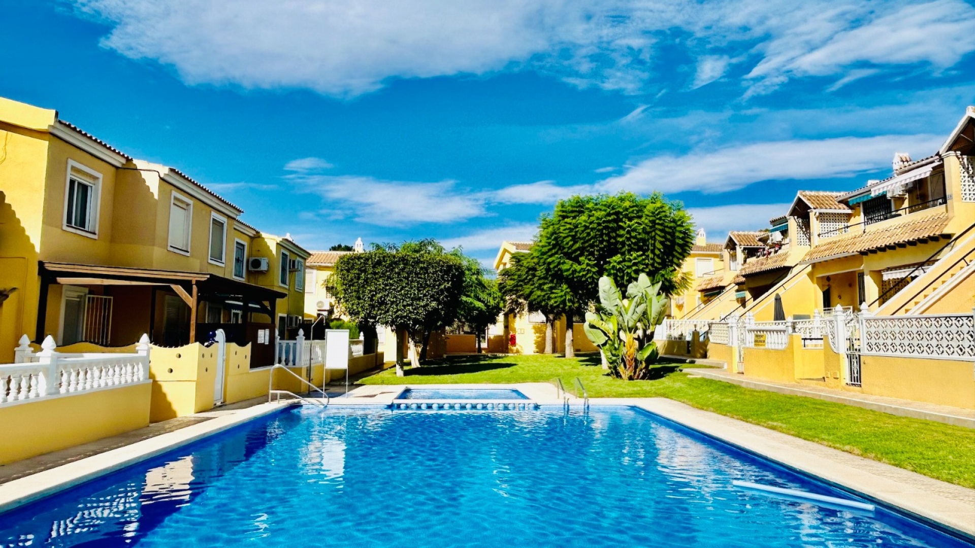 Resale - Apartment - Villamartin - lomas del golf