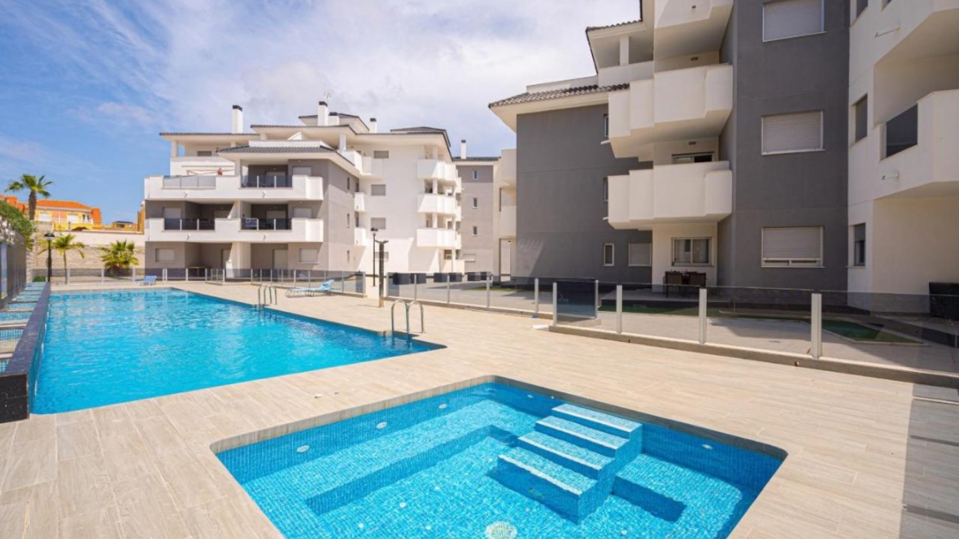 Resale - Apartment - Villamartin - Res. Sungolfbeach