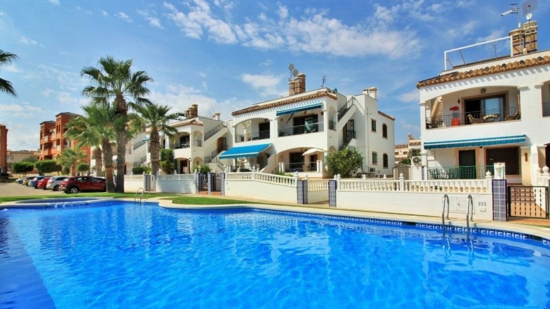 Resale - Apartment - Villamartin