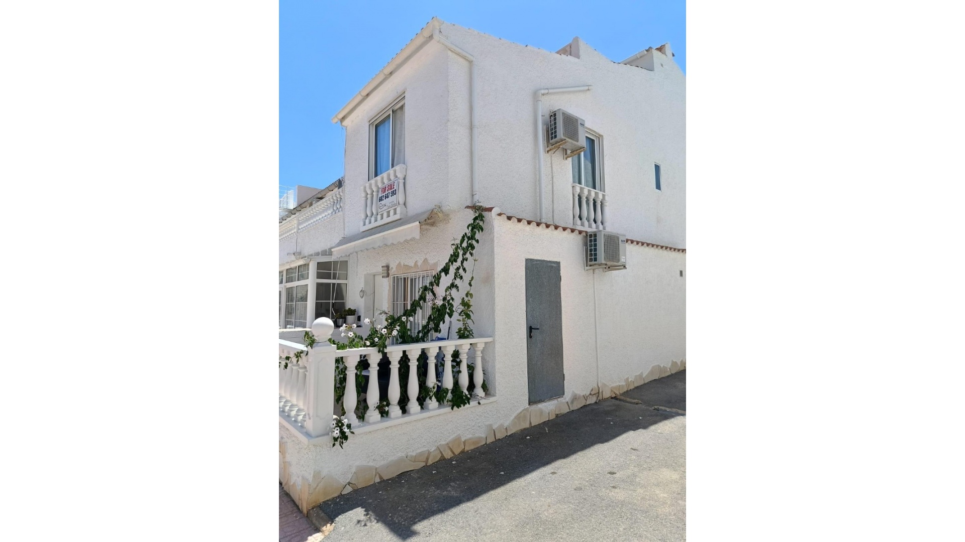 Resale - Townhouse - La Mata - Beachside La Mata