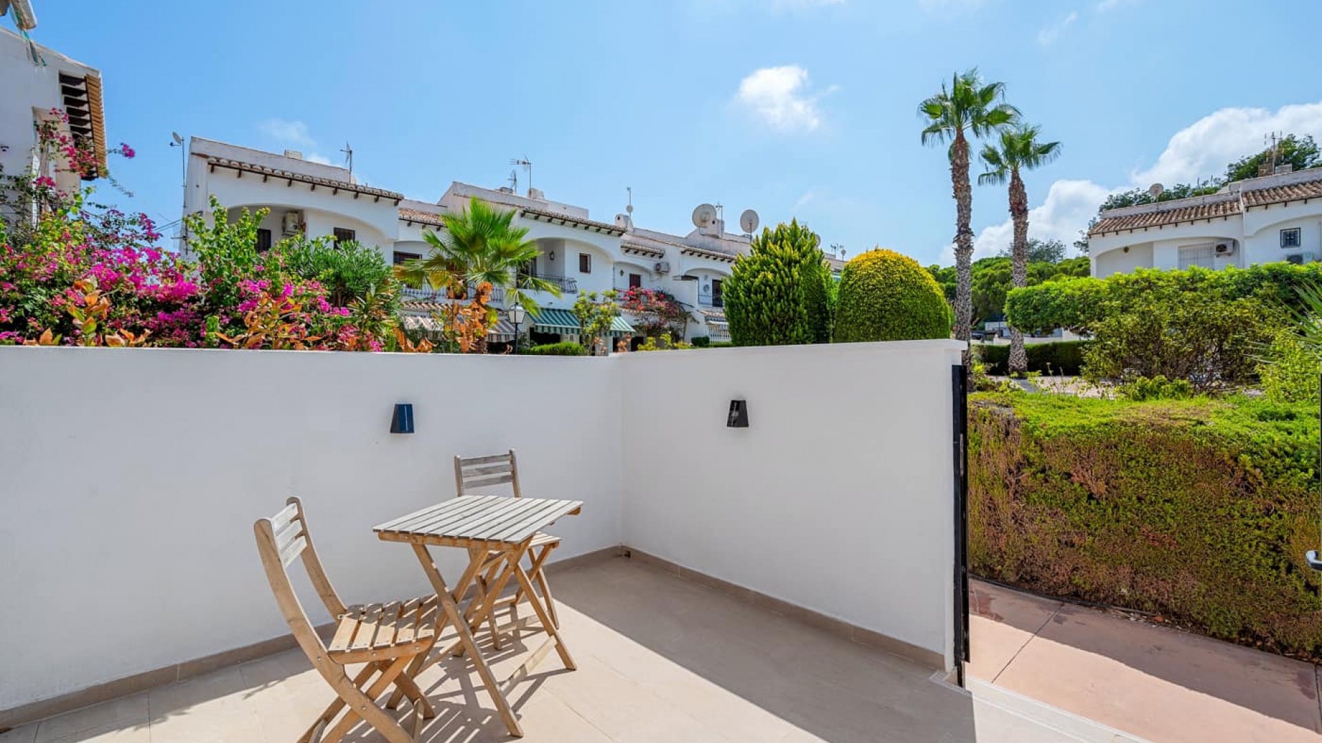 Resale - Townhouse - Los Balcones - lago jardin