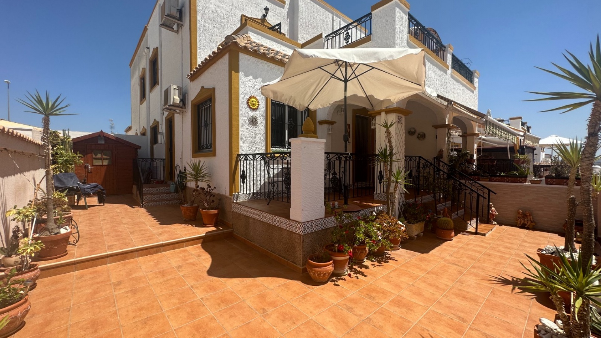 Resale - Townhouse - Los Montesinos - Entre Naranjos