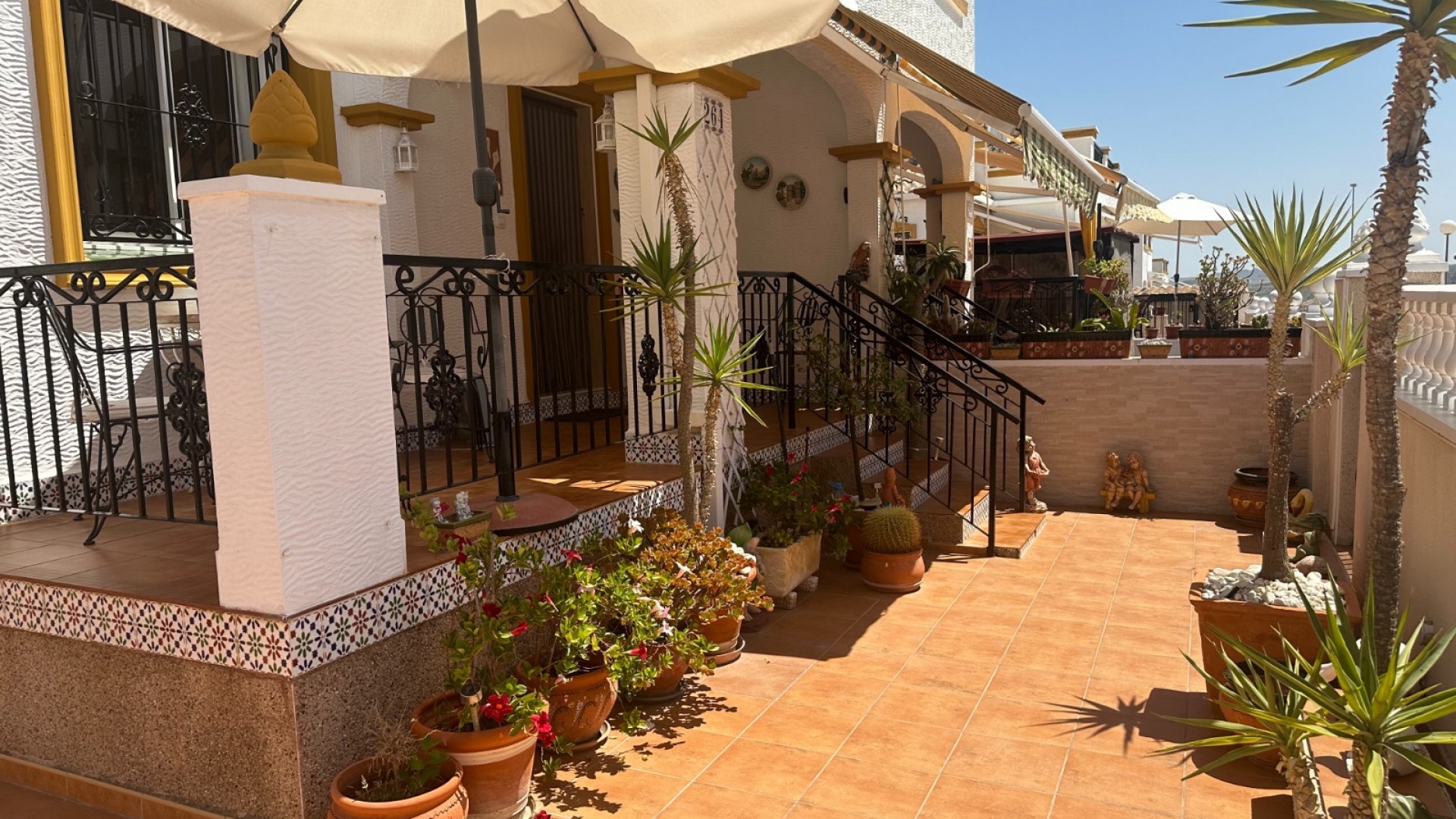 Resale - Townhouse - Los Montesinos - Entre Naranjos