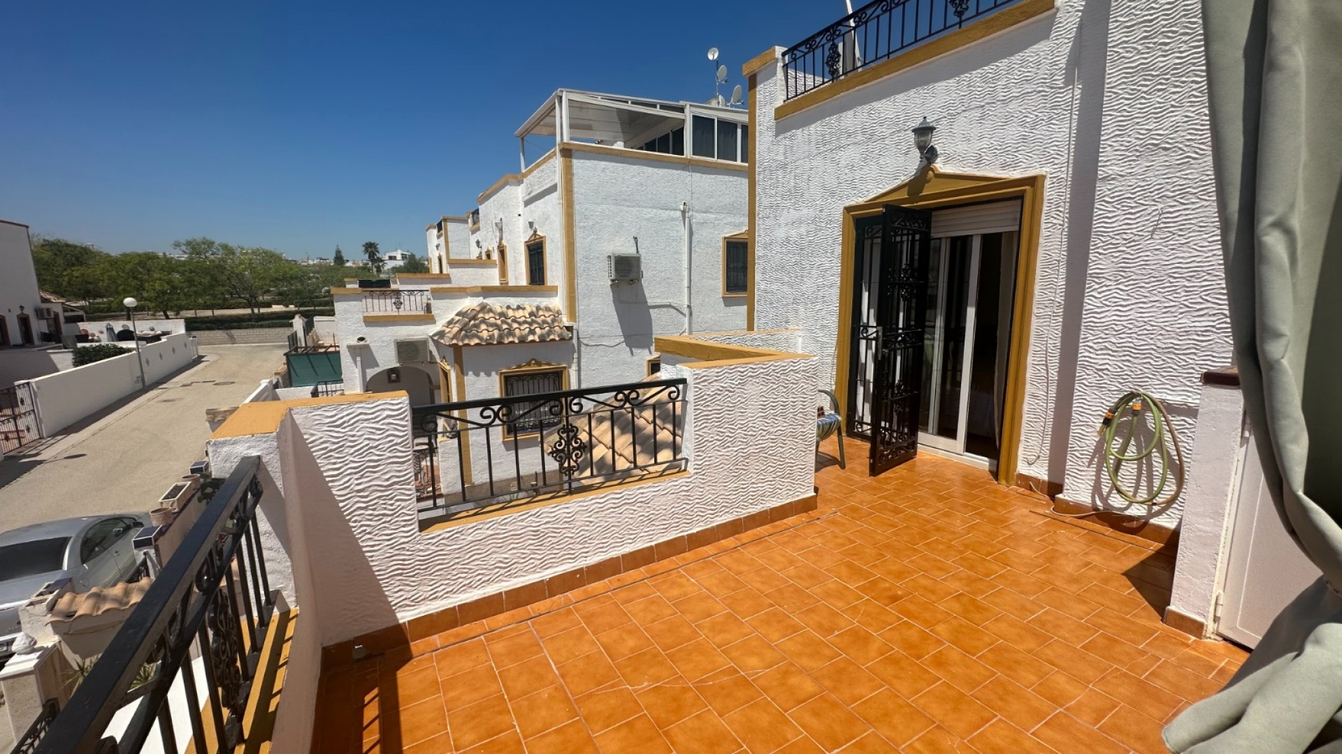 Resale - Townhouse - Los Montesinos - Entre Naranjos