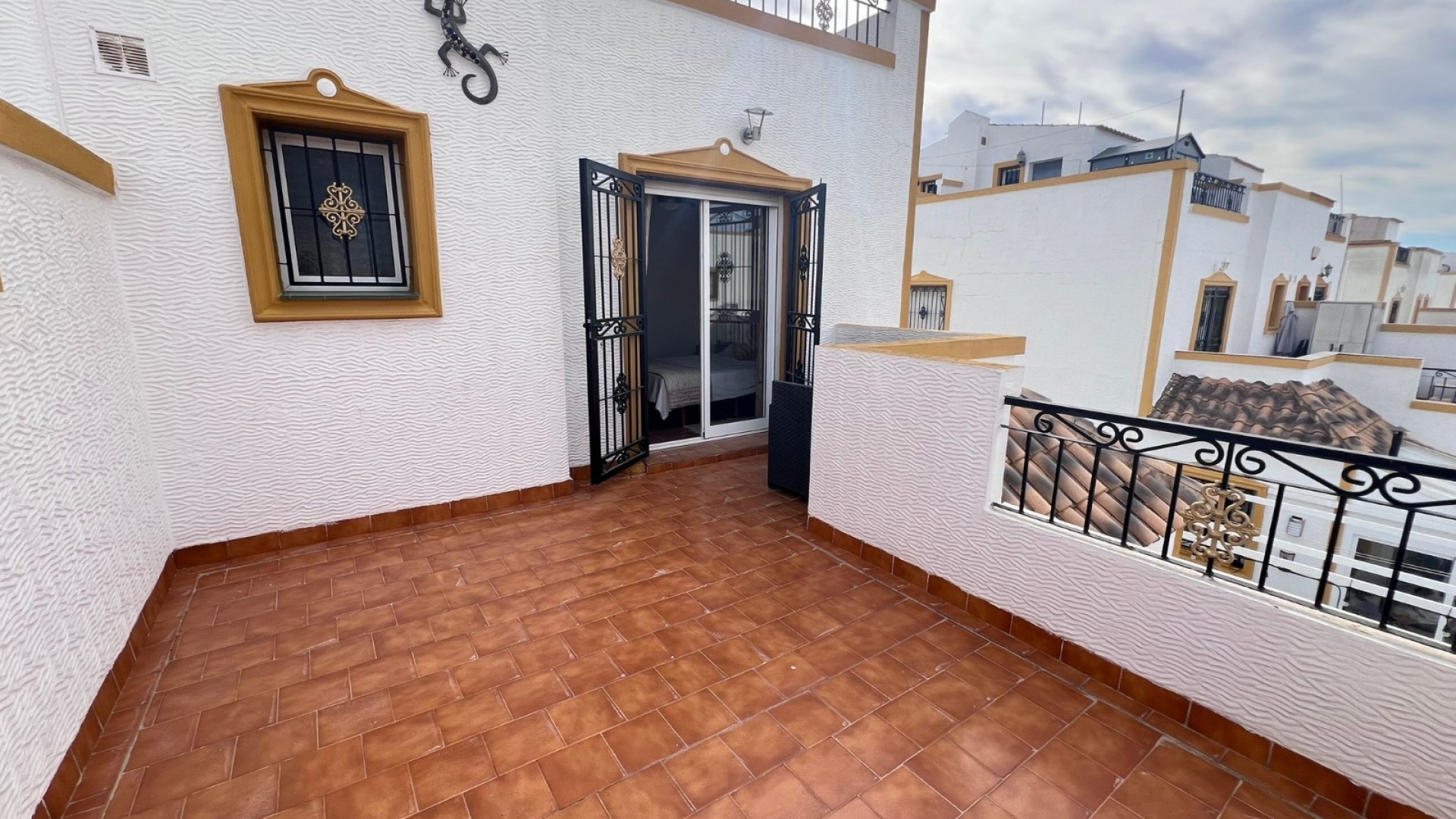 Resale - Townhouse - Los Montesinos - Entre Naranjos