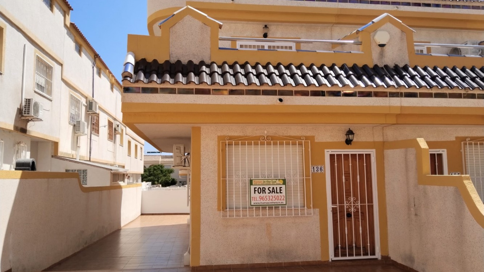 Resale - Townhouse - Playa Flamenca - las chismosas