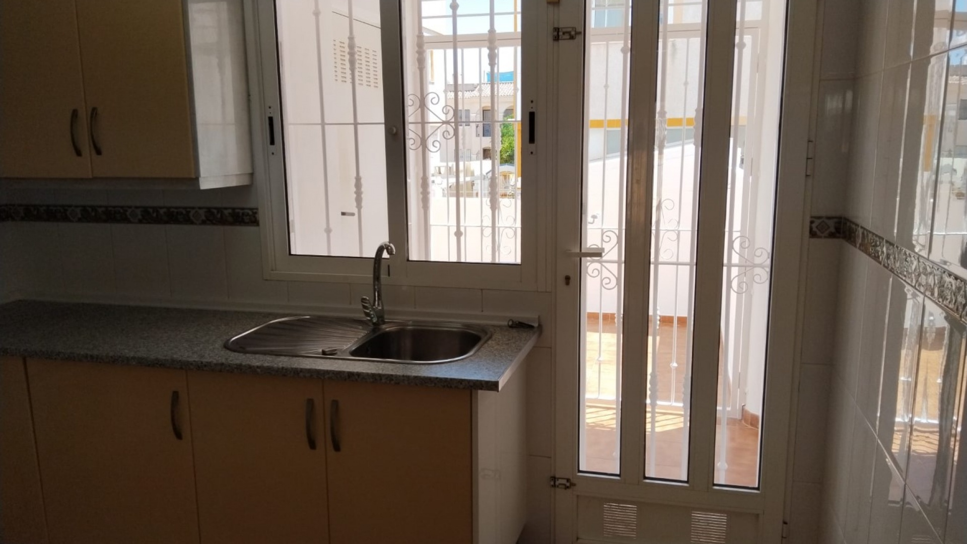 Resale - Townhouse - Playa Flamenca - las chismosas