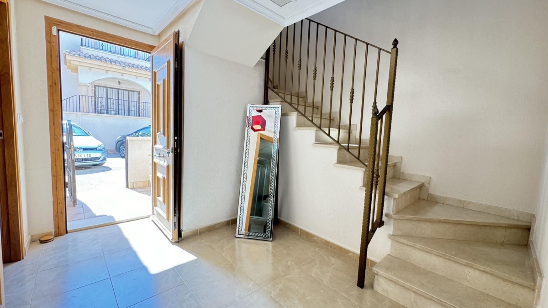 Resale - Townhouse - San Miguel de Salinas - La Canada