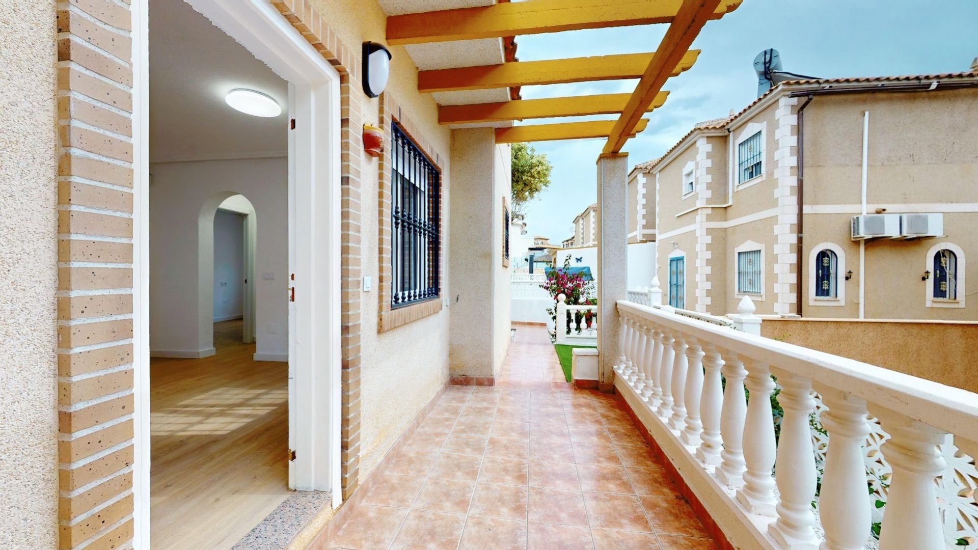 Resale - Townhouse - Villamartin - Blue Lagoon